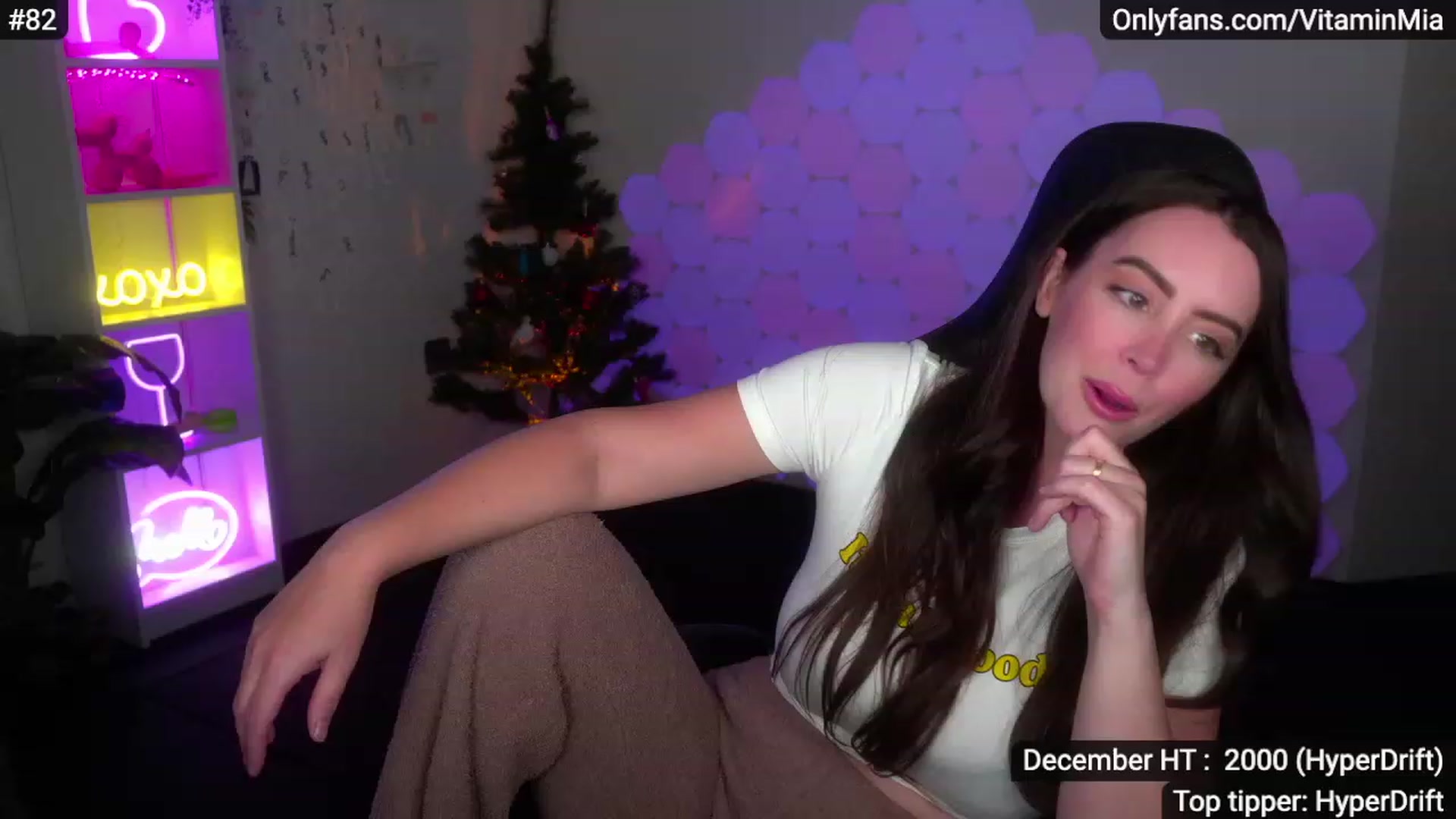 Gallery image thumbnail from MissAustralia's myfreecams stream on, 12/04/2022, 08:17 image 2 of 20