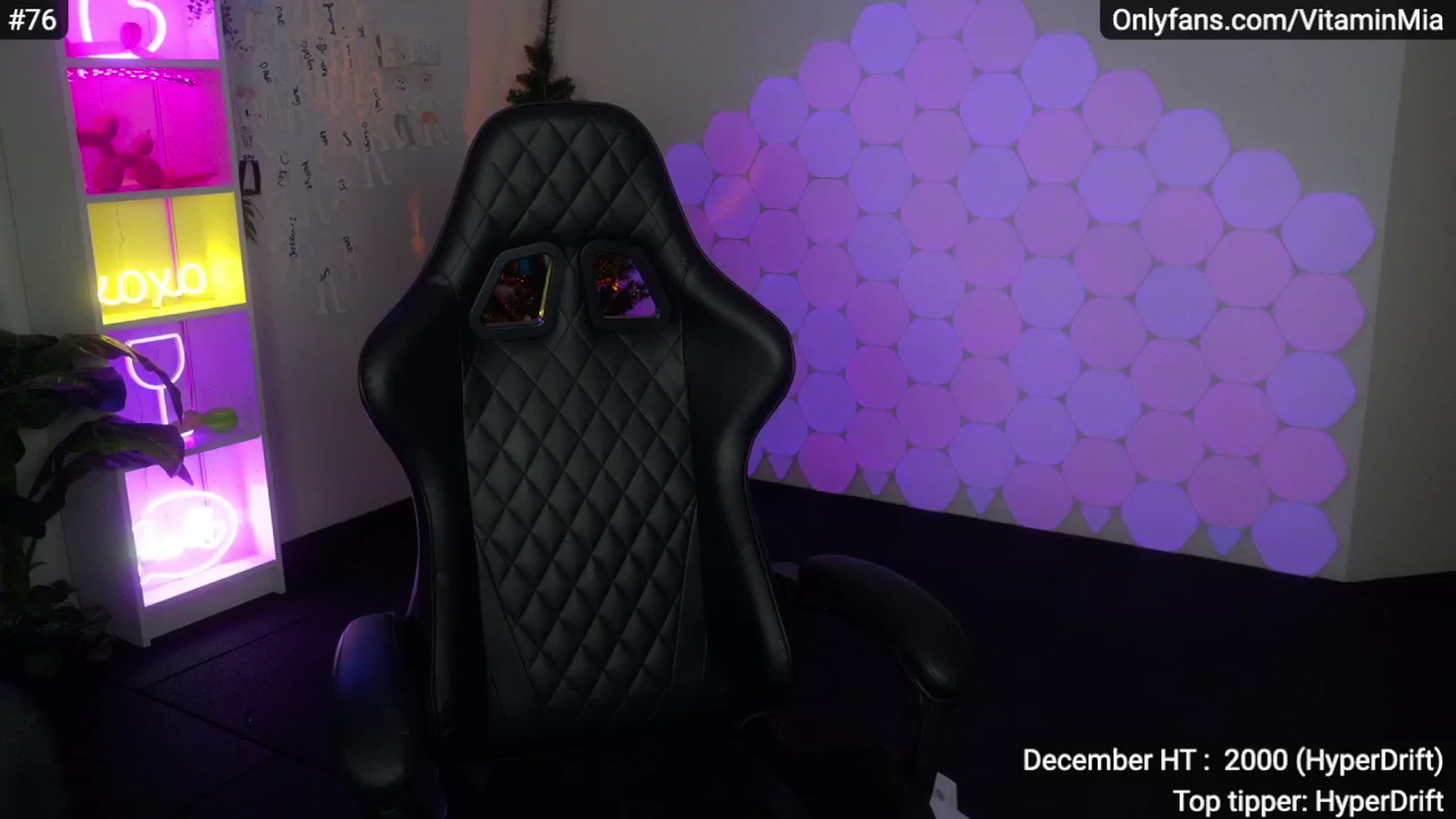 Gallery image thumbnail from MissAustralia's myfreecams stream on, 12/04/2022, 09:29 image 6 of 20