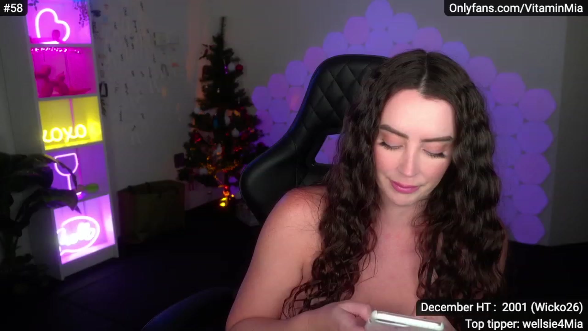 Gallery image thumbnail from MissAustralia's myfreecams stream on, 12/06/2022, 07:36 image 9 of 20