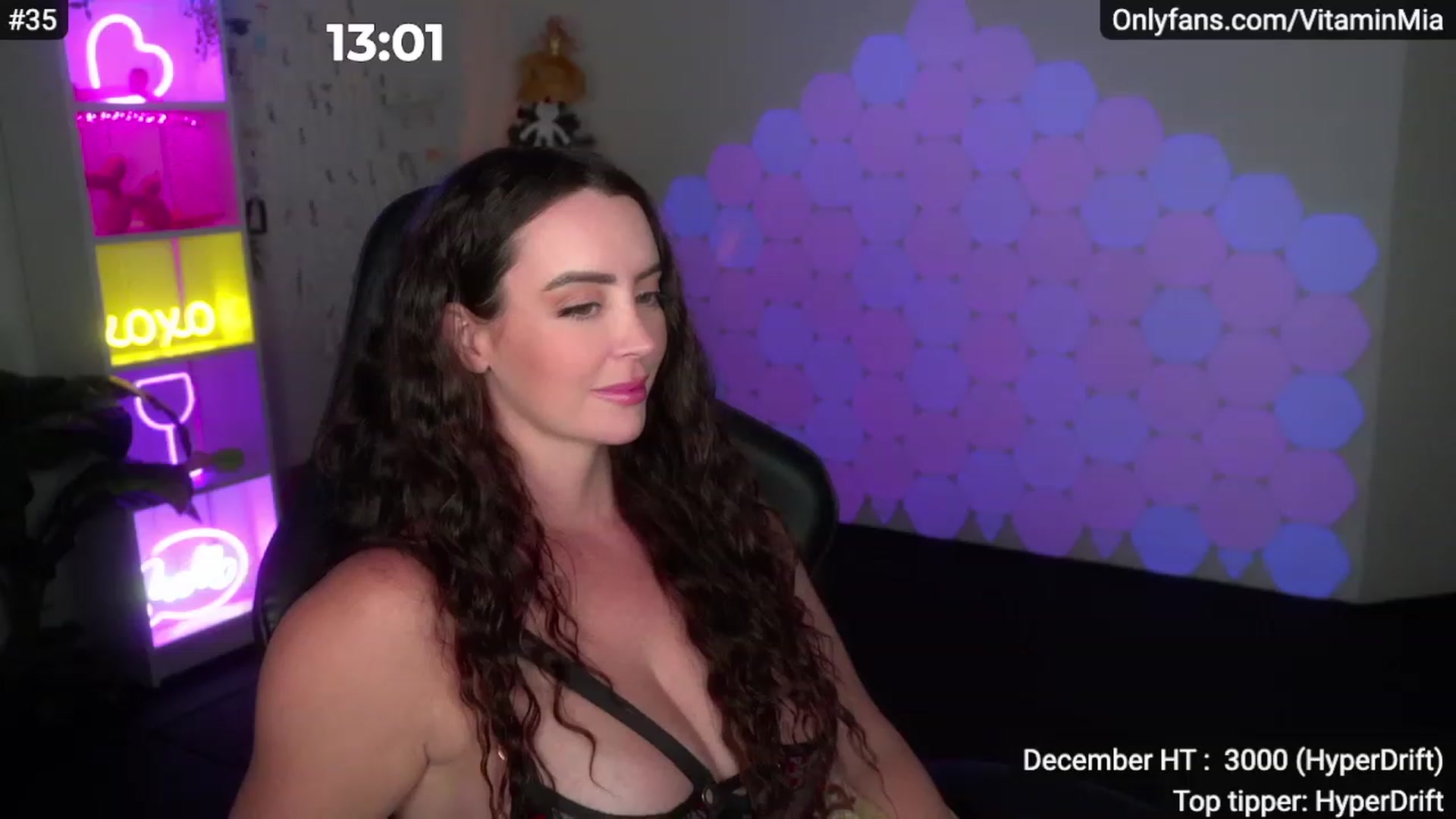 Gallery image thumbnail from MissAustralia's myfreecams stream on, 12/06/2022, 10:48 image 14 of 20