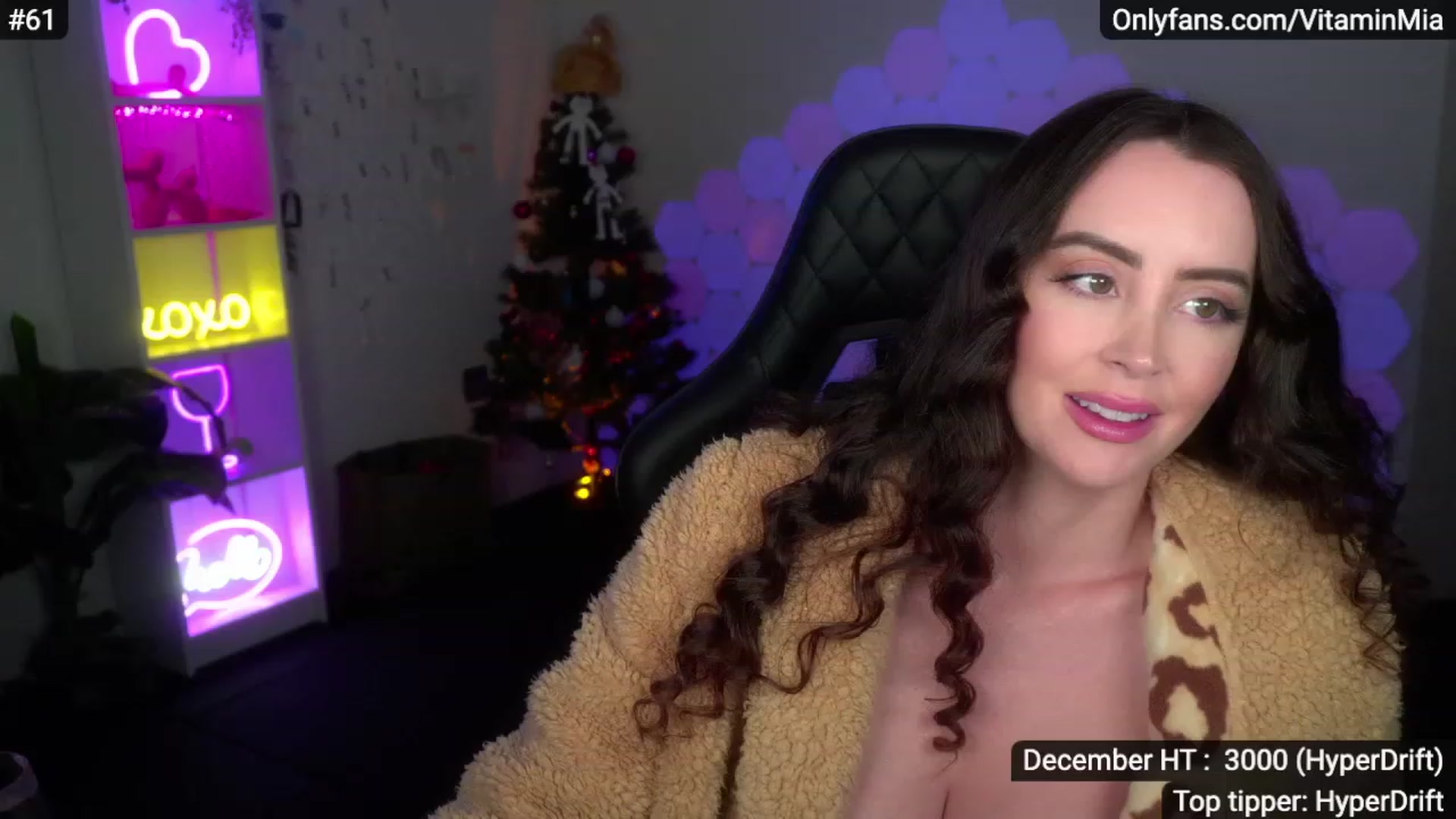 Gallery image thumbnail from MissAustralia's myfreecams stream on, 12/10/2022, 09:51 image 6 of 20