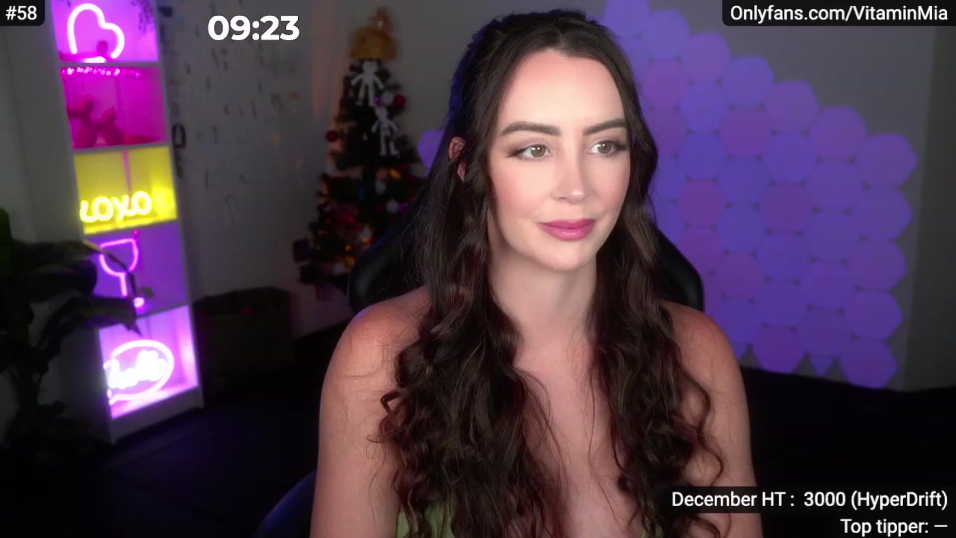 Gallery image thumbnail from MissAustralia's myfreecams stream on, 12/11/2022, 06:24 image 17 of 20
