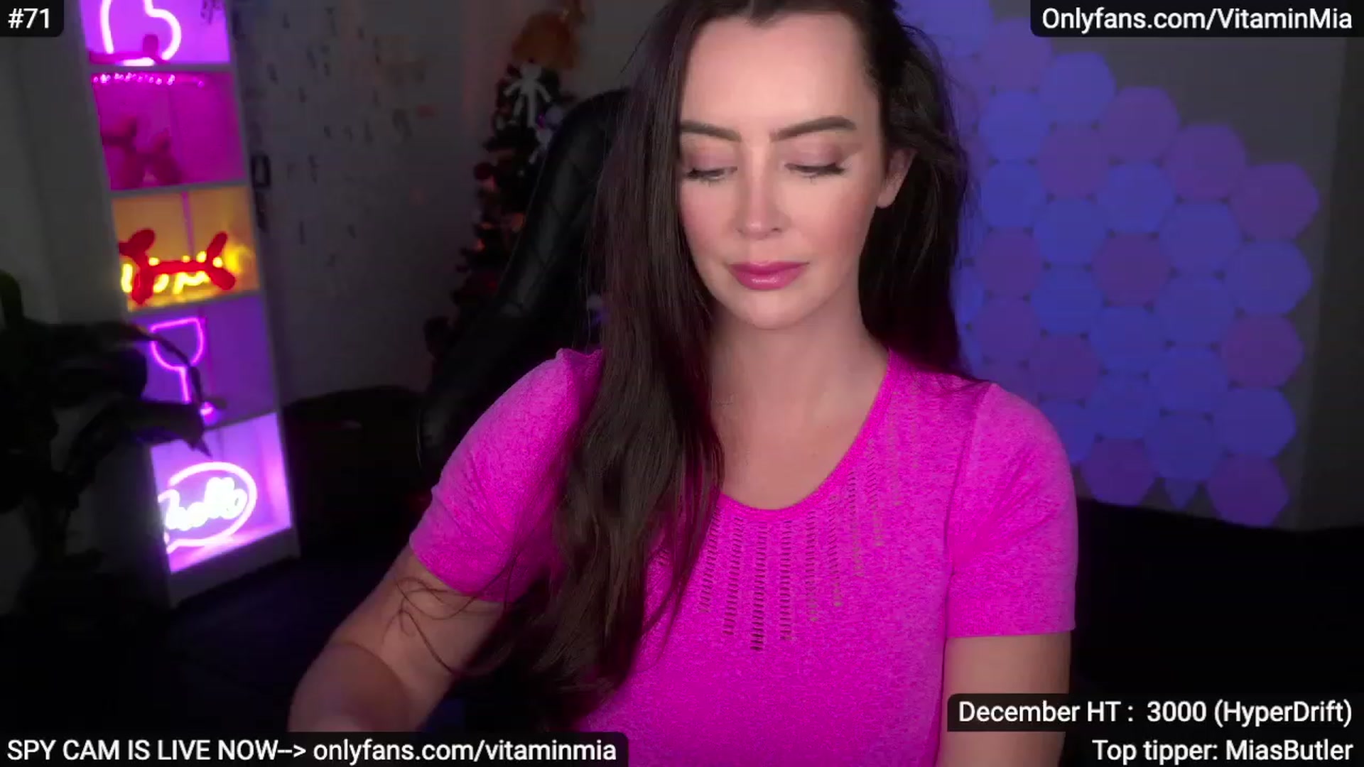 Gallery image thumbnail from MissAustralia's myfreecams stream on, 12/16/2022, 07:42 image 6 of 20