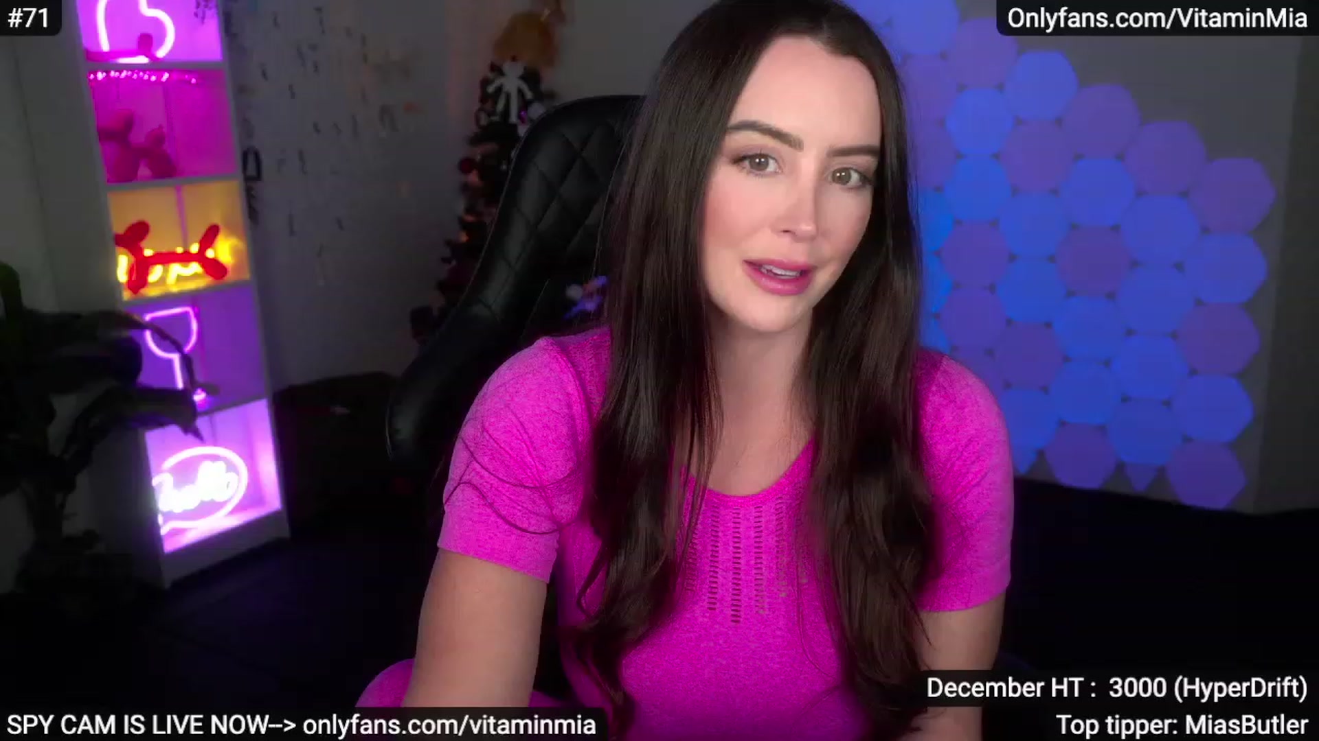 Gallery image thumbnail from MissAustralia's myfreecams stream on, 12/16/2022, 07:42 image 11 of 20