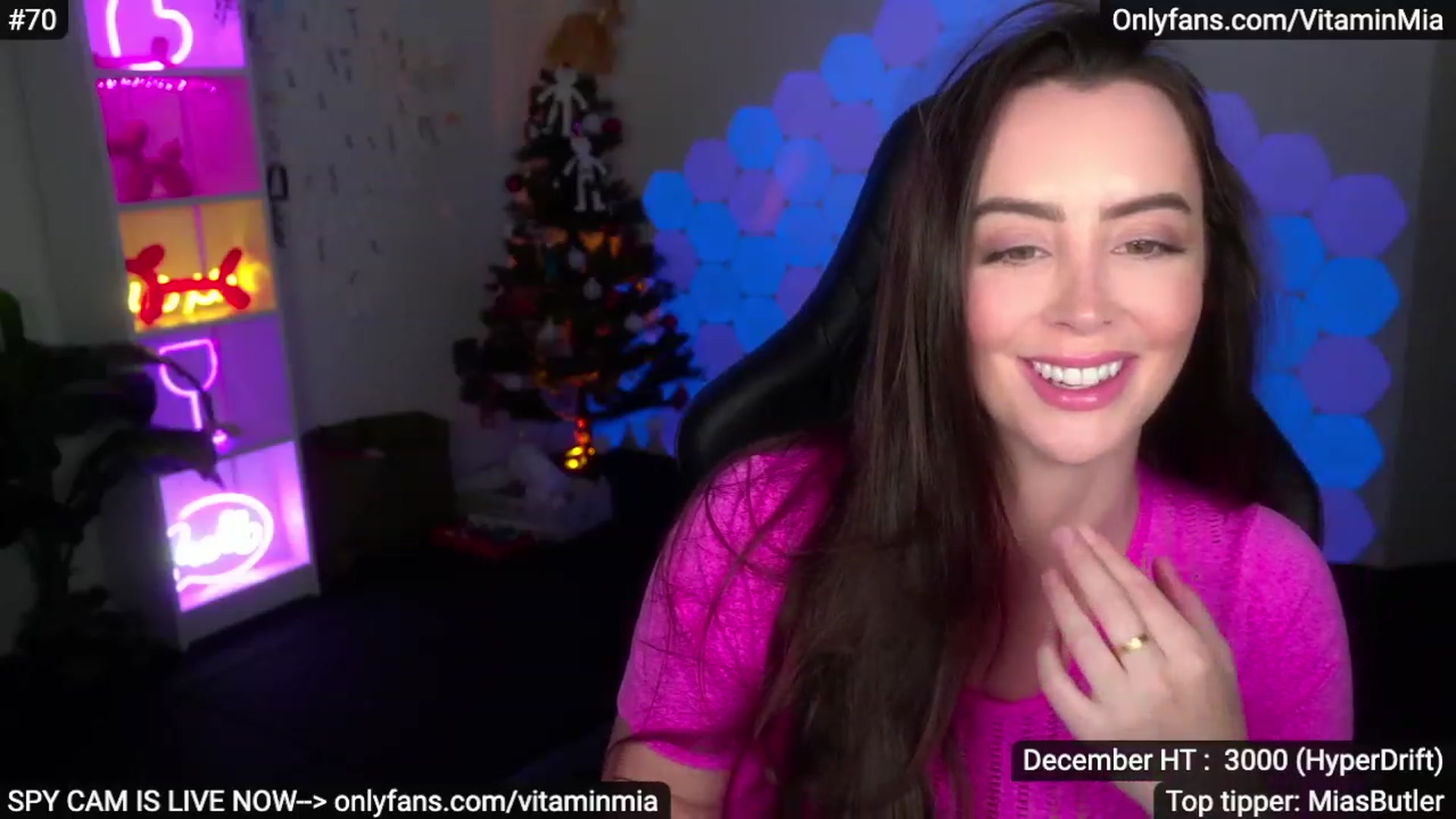 Gallery image thumbnail from MissAustralia's myfreecams stream on, 12/16/2022, 07:42 image 20 of 20