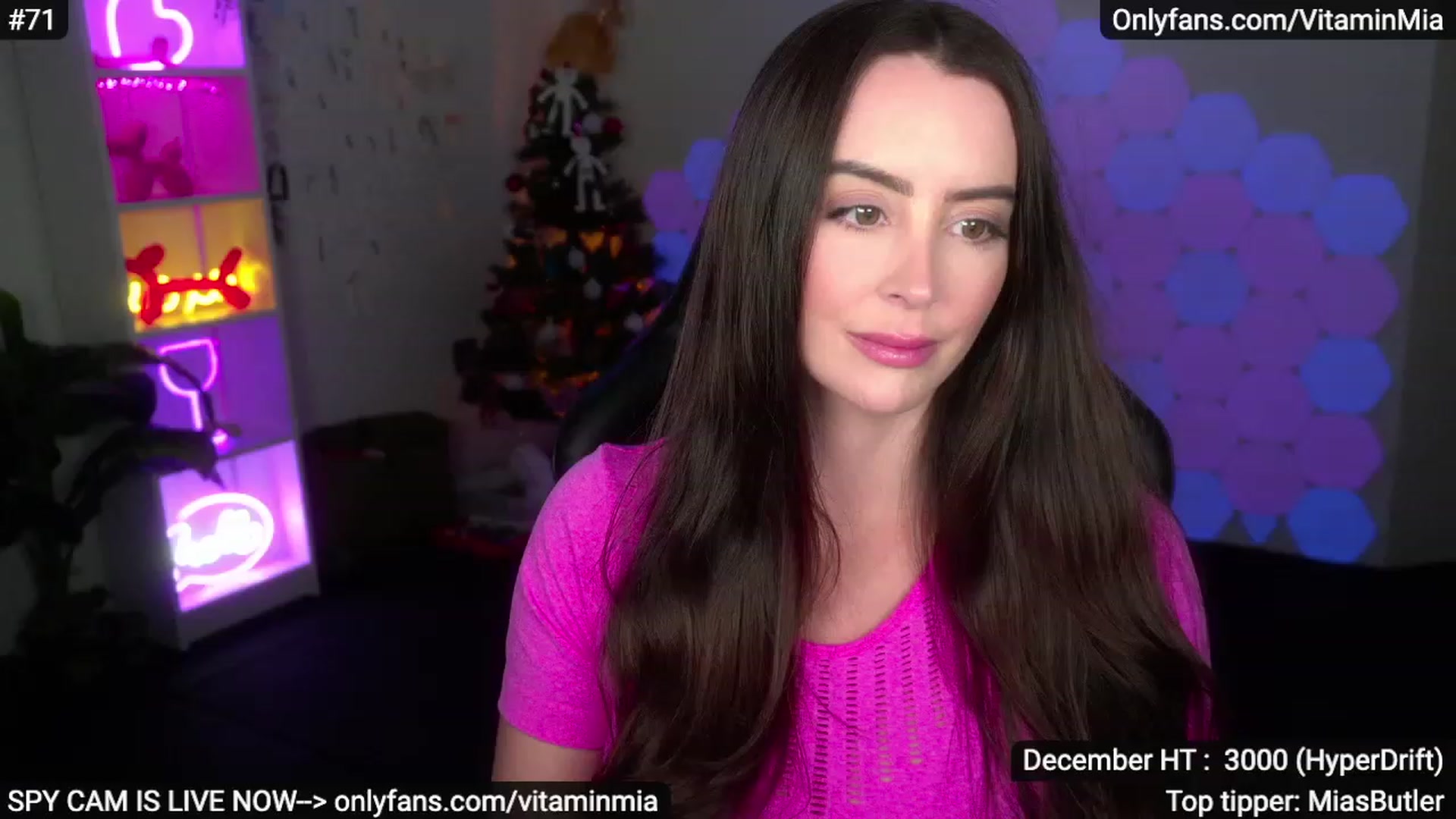 Gallery image thumbnail from MissAustralia's myfreecams stream on, 12/16/2022, 08:28 image 8 of 20