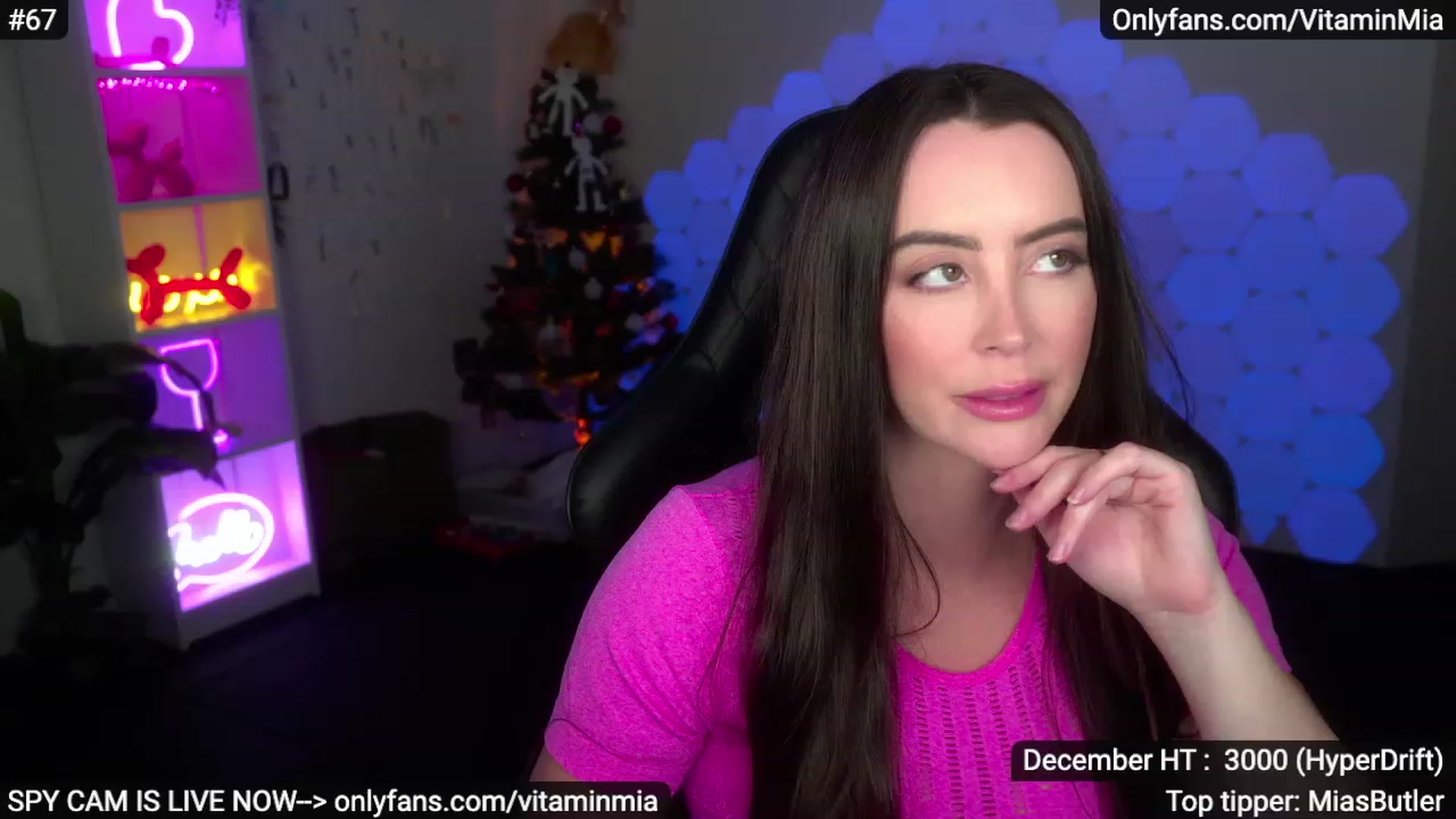Gallery image thumbnail from MissAustralia's myfreecams stream on, 12/16/2022, 08:39 image 20 of 20