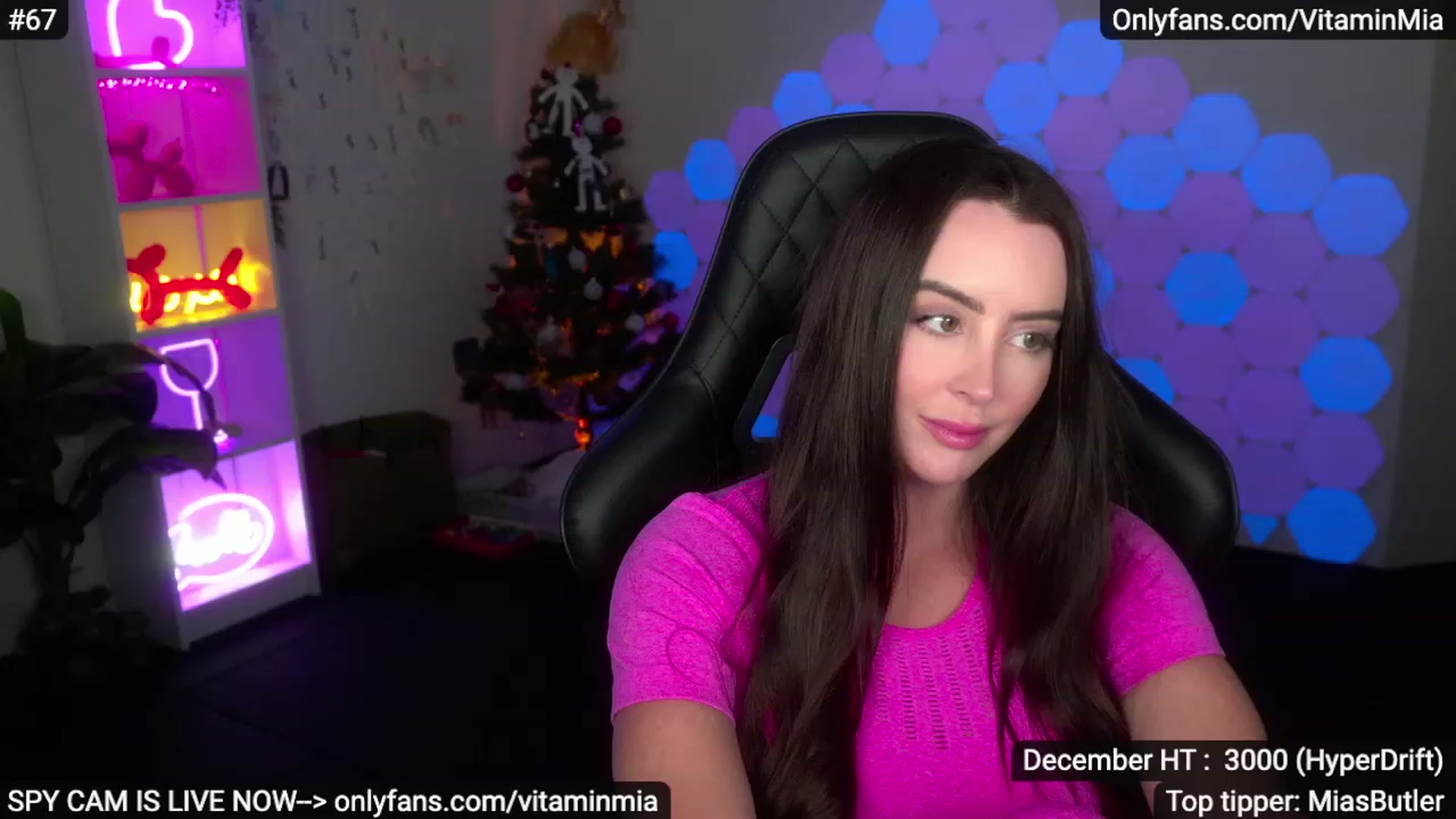 Gallery image thumbnail from MissAustralia's myfreecams stream on, 12/16/2022, 08:39 image 16 of 20