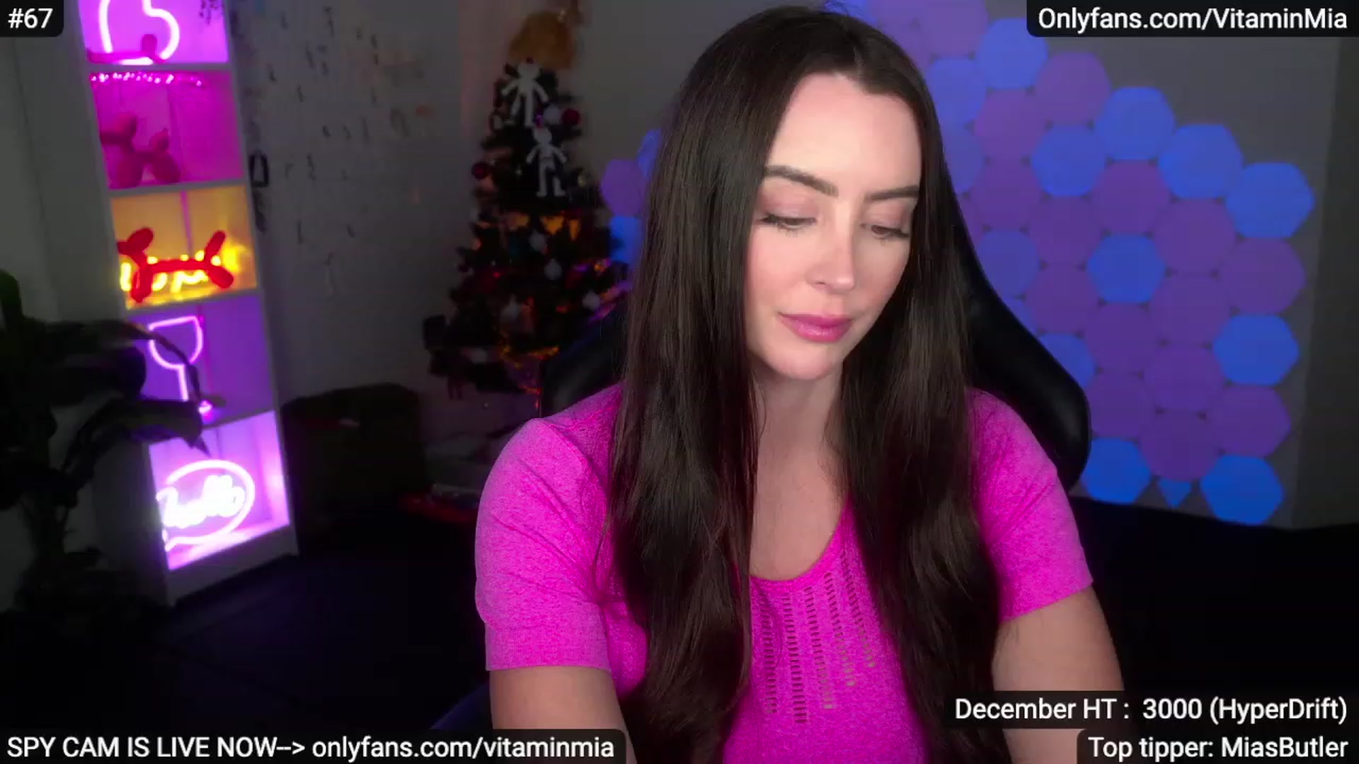 Gallery image thumbnail from MissAustralia's myfreecams stream on, 12/16/2022, 08:59 image 14 of 20