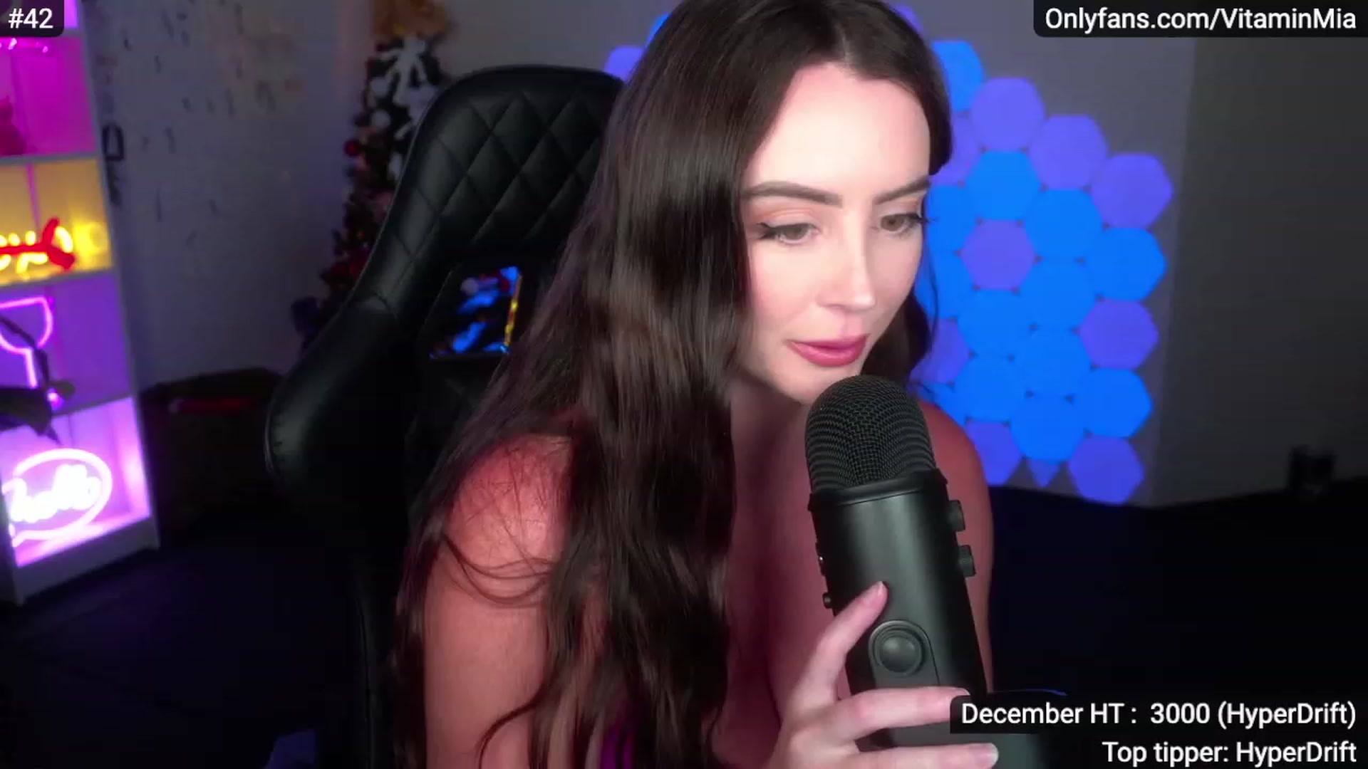 Gallery image thumbnail from MissAustralia's myfreecams stream on, 12/23/2022, 09:16 image 8 of 20
