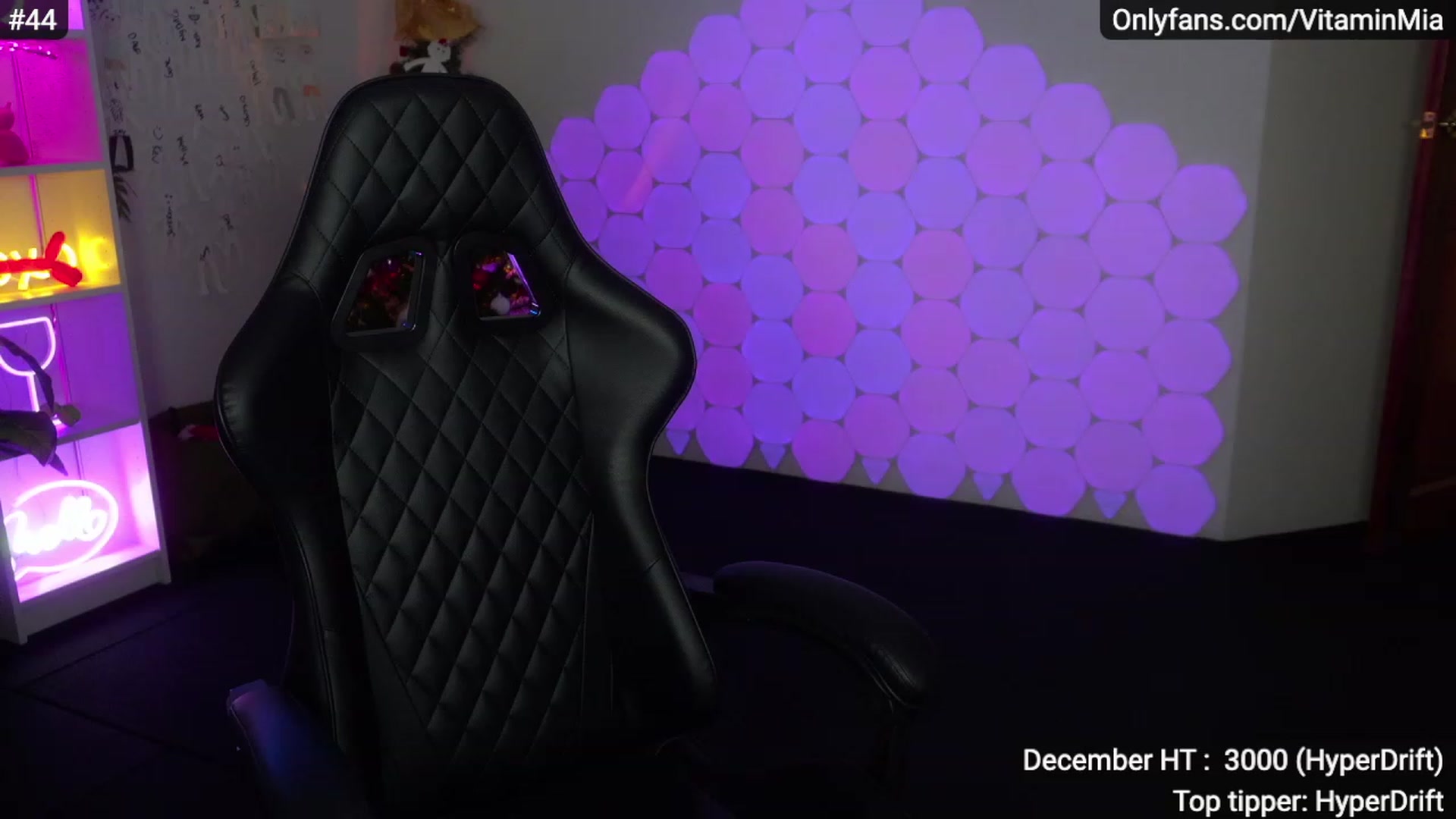 Gallery image thumbnail from MissAustralia's myfreecams stream on, 12/23/2022, 09:16 image 3 of 20