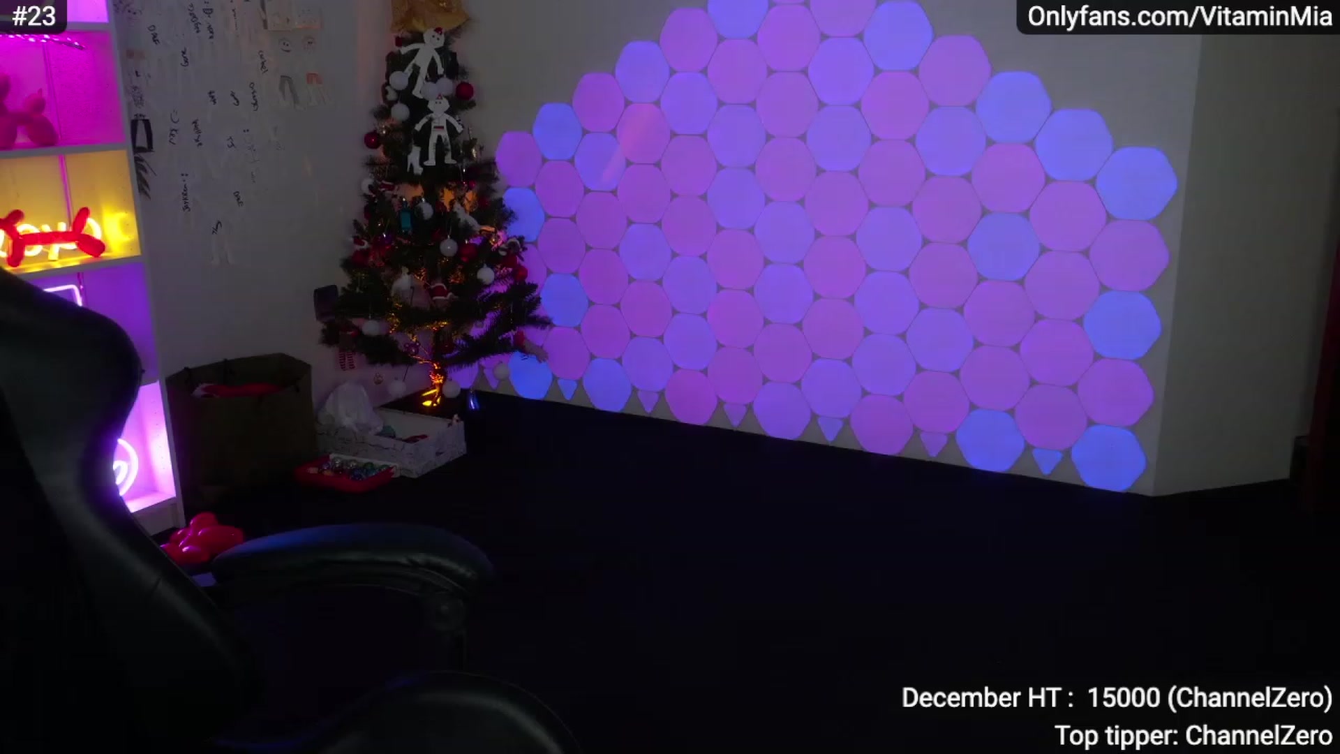Gallery image thumbnail from MissAustralia's myfreecams stream on, 12/23/2022, 13:33 image 5 of 20