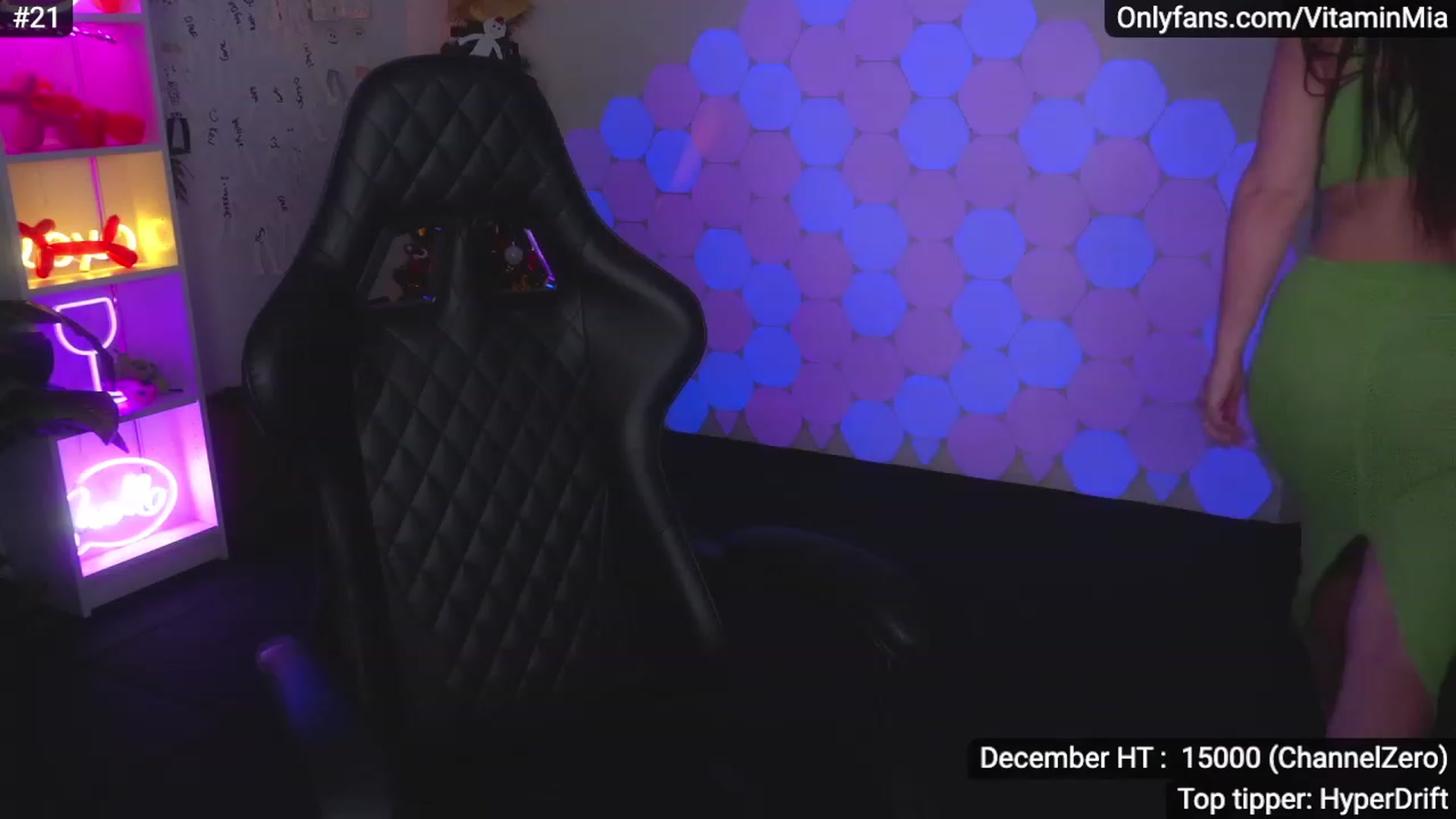 Gallery image thumbnail from MissAustralia's myfreecams stream on, 12/24/2022, 10:33 image 13 of 20