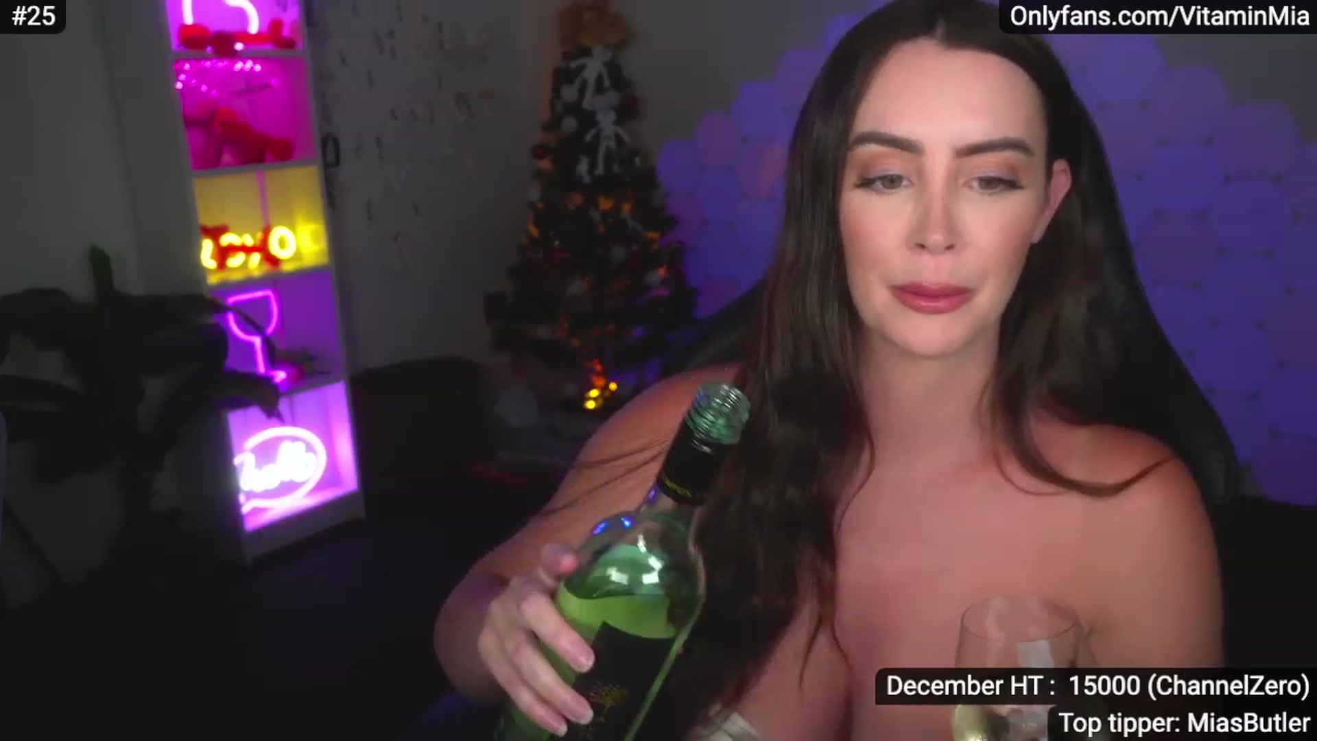 Gallery image thumbnail from MissAustralia's myfreecams stream on, 12/28/2022, 08:18 image 6 of 20