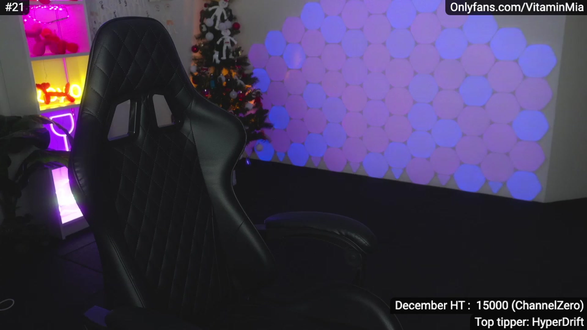 Gallery image thumbnail from MissAustralia's myfreecams stream on, 12/30/2022, 07:42 image 8 of 20