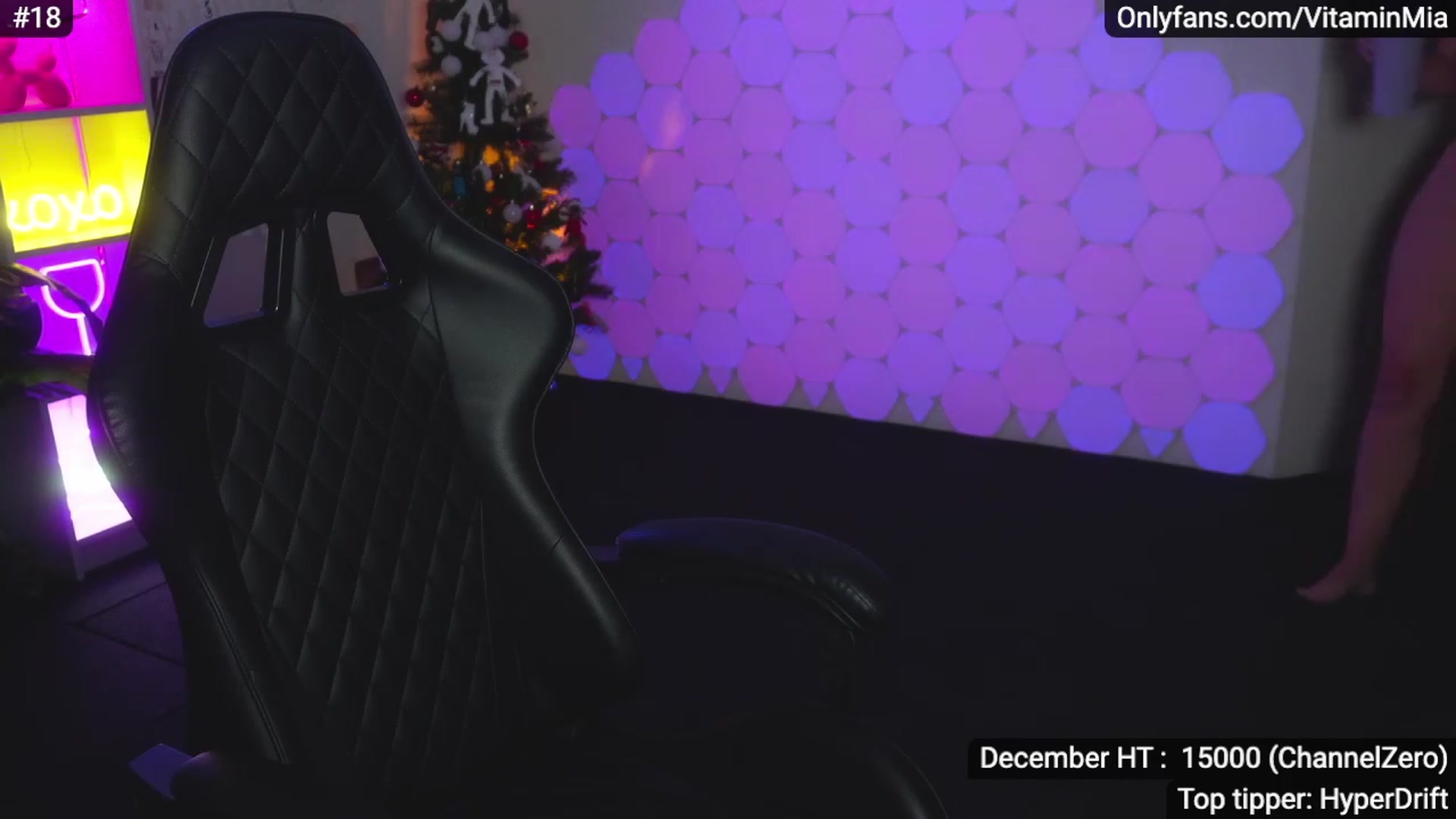 Gallery image thumbnail from MissAustralia's myfreecams stream on, 12/30/2022, 10:52 image 18 of 20