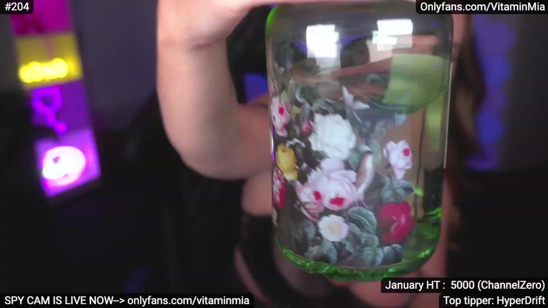 Gallery image thumbnail from MissAustralia's myfreecams stream on, 01/06/2023, 10:19 image 3 of 20