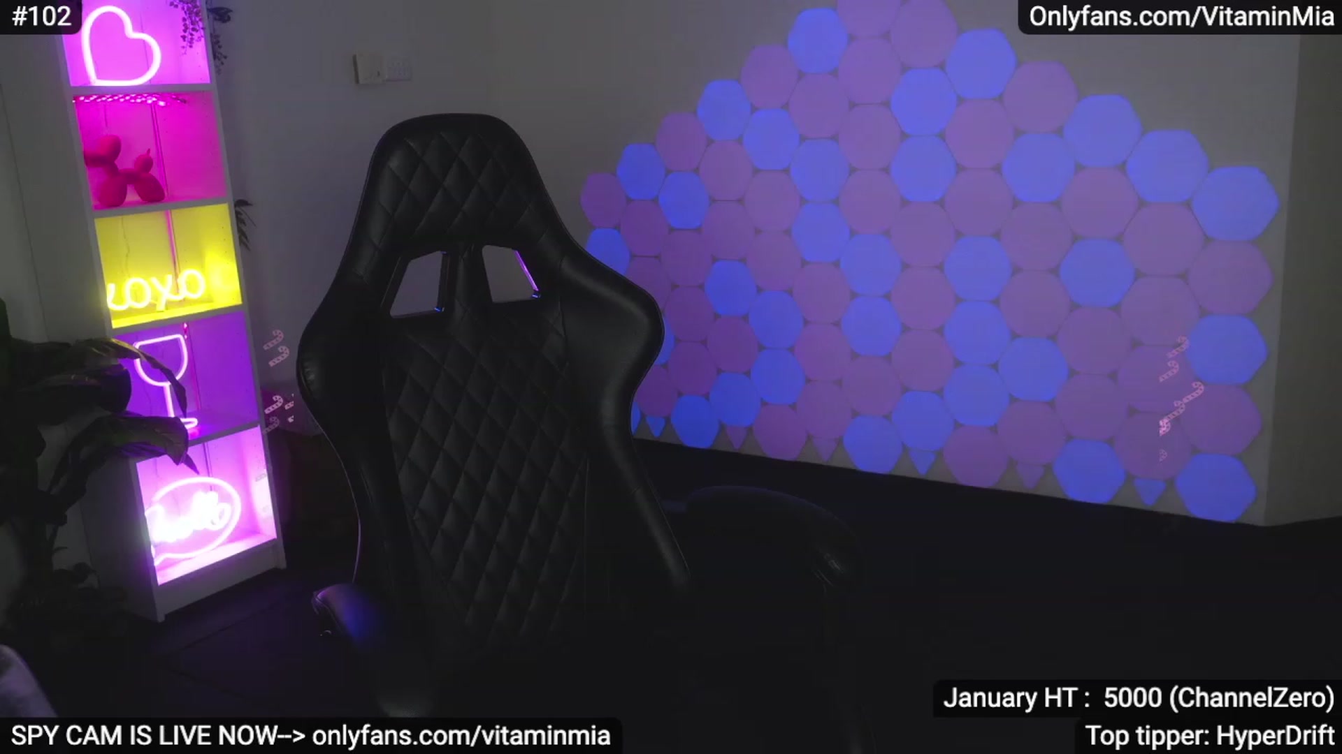 Gallery image thumbnail from MissAustralia's myfreecams stream on, 01/06/2023, 12:50 image 1 of 20