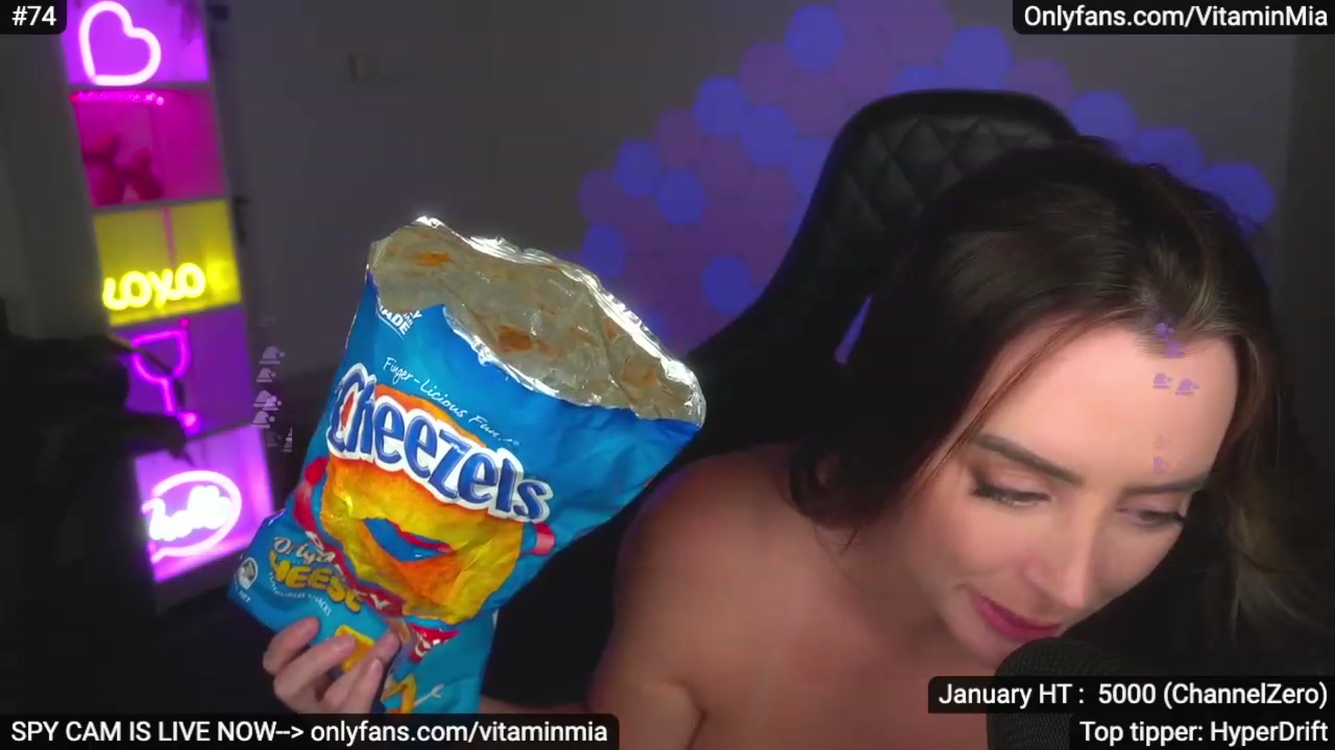 Gallery image thumbnail from MissAustralia's myfreecams stream on, 01/06/2023, 12:50 image 12 of 20
