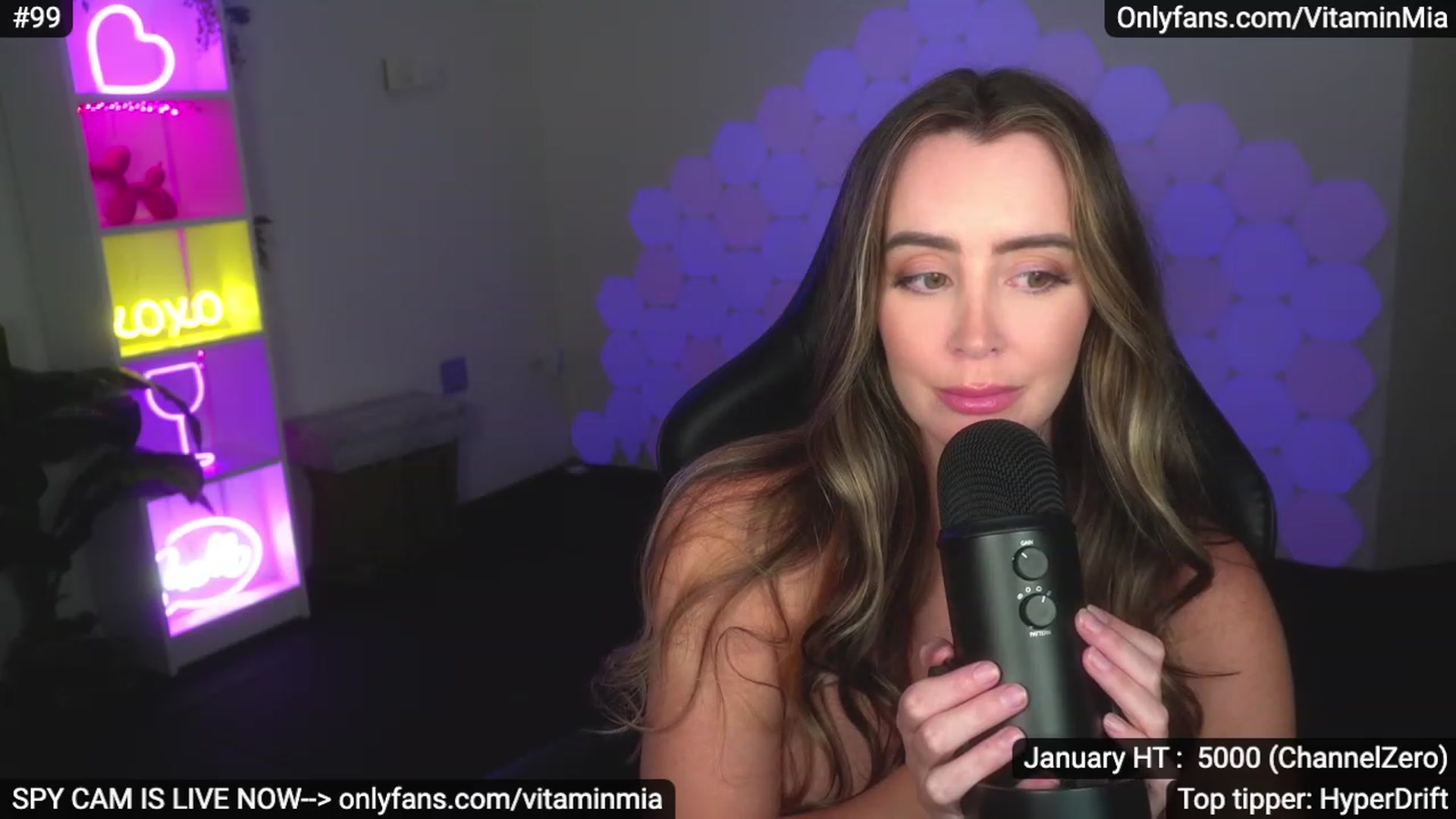 Gallery image thumbnail from MissAustralia's myfreecams stream on, 01/06/2023, 12:50 image 5 of 20