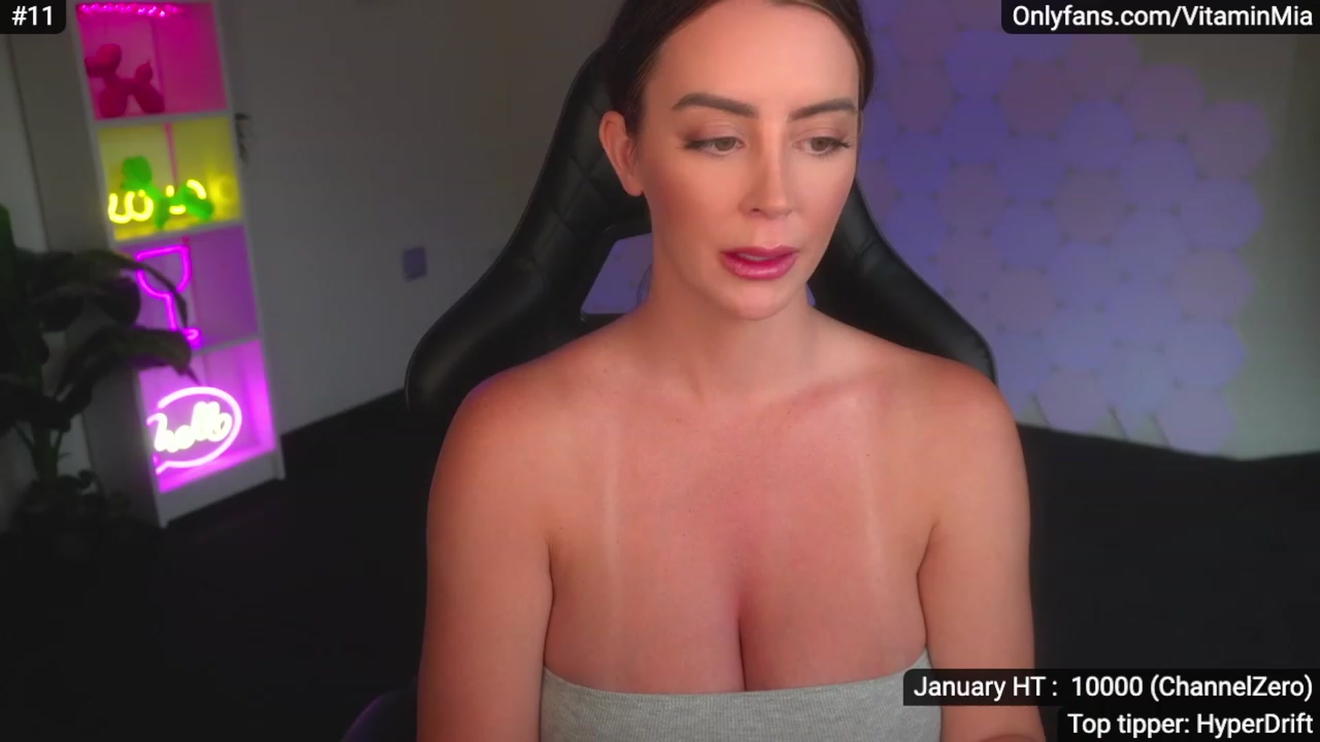 Gallery image thumbnail from MissAustralia's myfreecams stream on, 01/15/2023, 07:02 image 7 of 20
