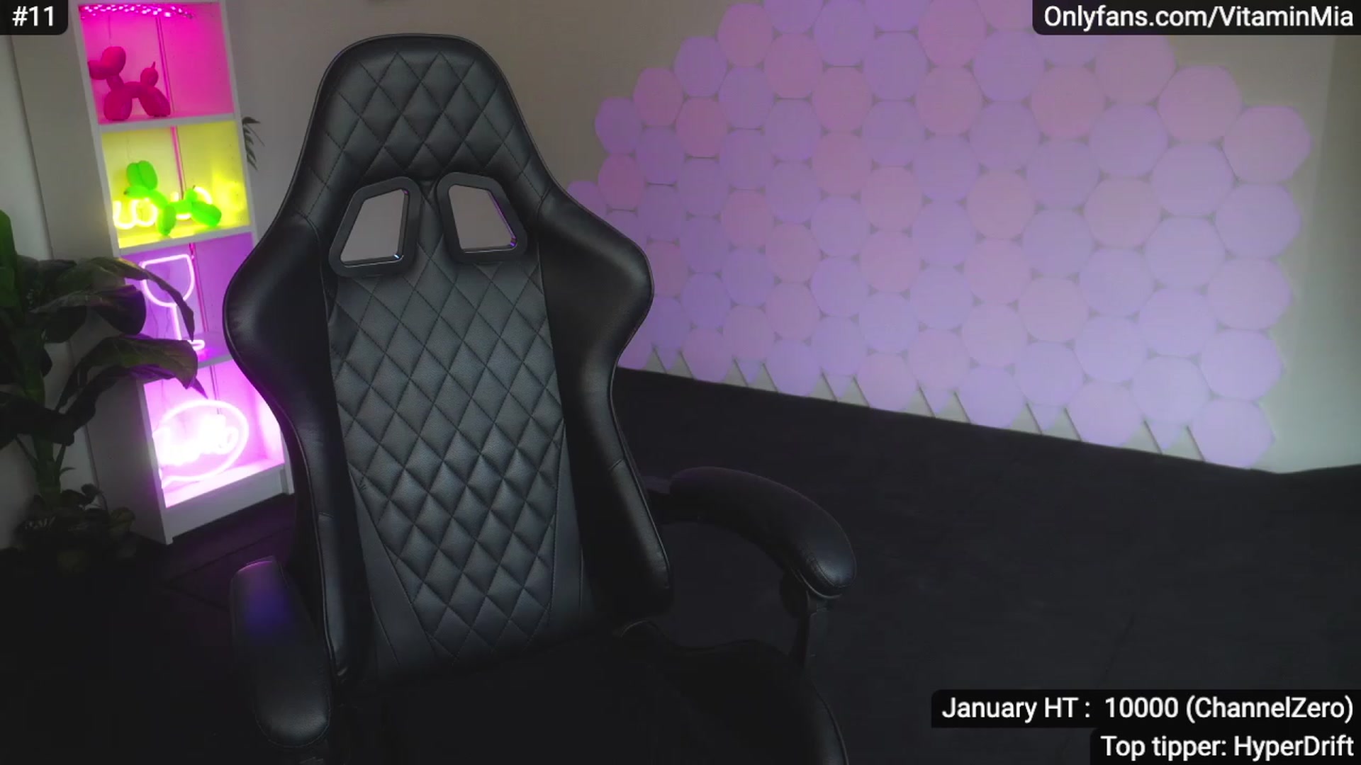 Gallery image thumbnail from MissAustralia's myfreecams stream on, 01/15/2023, 07:02 image 5 of 20