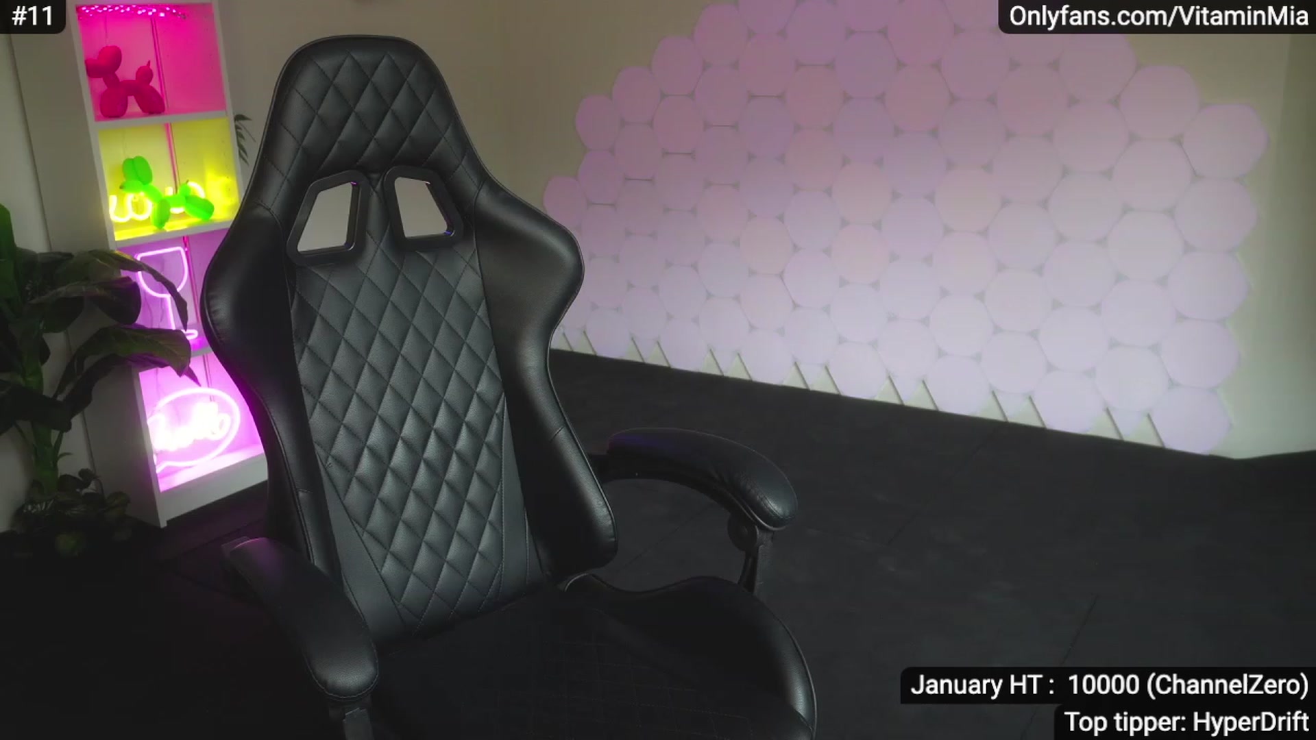 Gallery image thumbnail from MissAustralia's myfreecams stream on, 01/15/2023, 07:02 image 17 of 20
