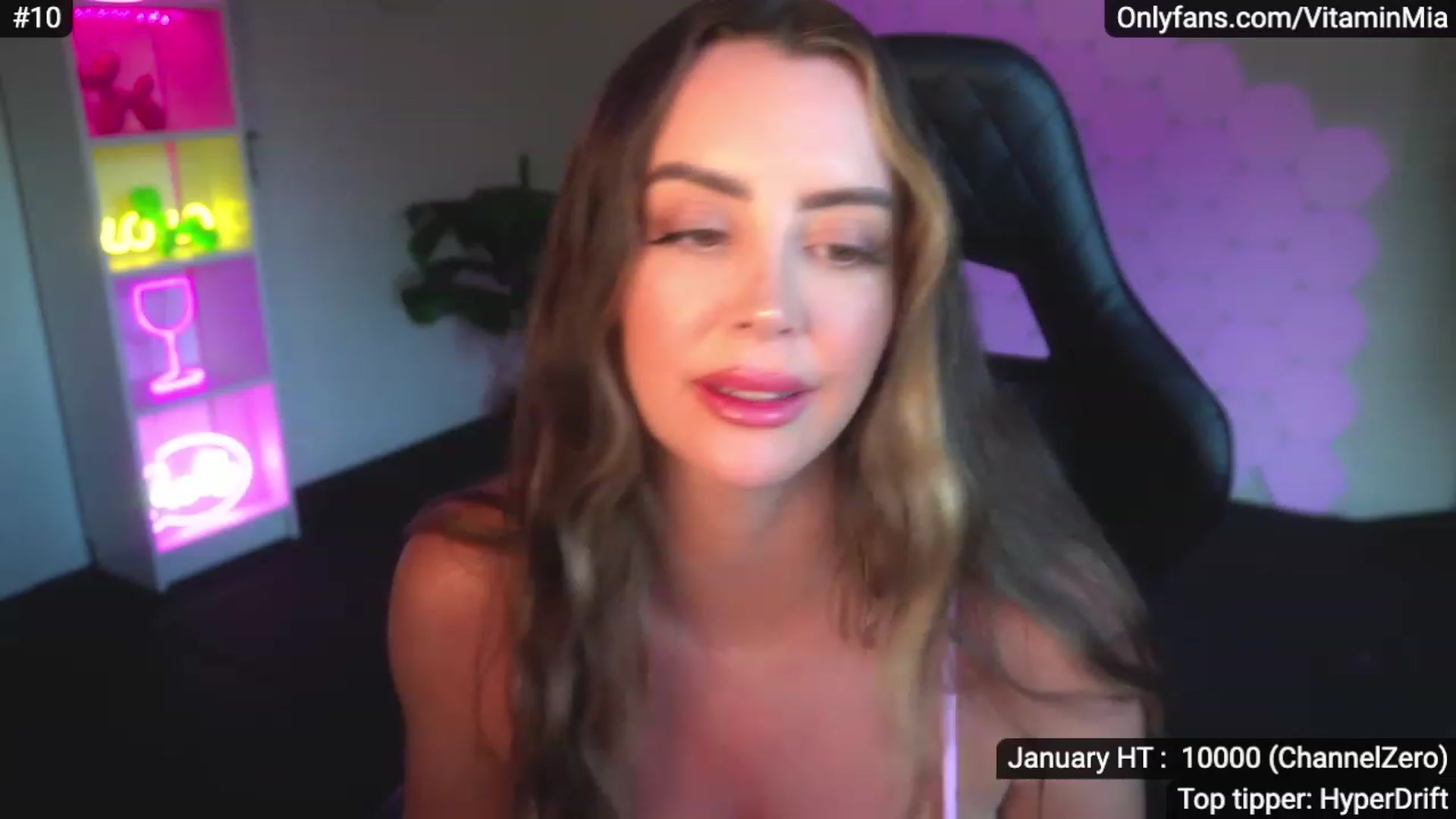 Gallery image thumbnail from MissAustralia's myfreecams stream on, 01/17/2023, 09:36 image 9 of 20