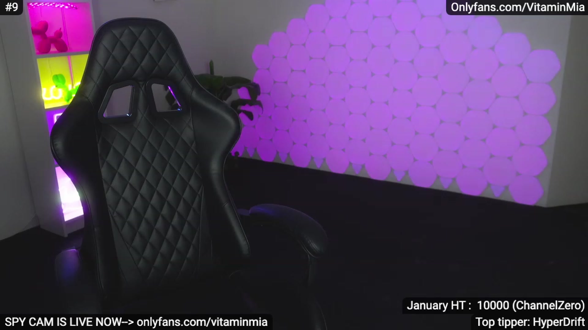 Gallery image thumbnail from MissAustralia's myfreecams stream on, 01/17/2023, 10:42 image 3 of 20