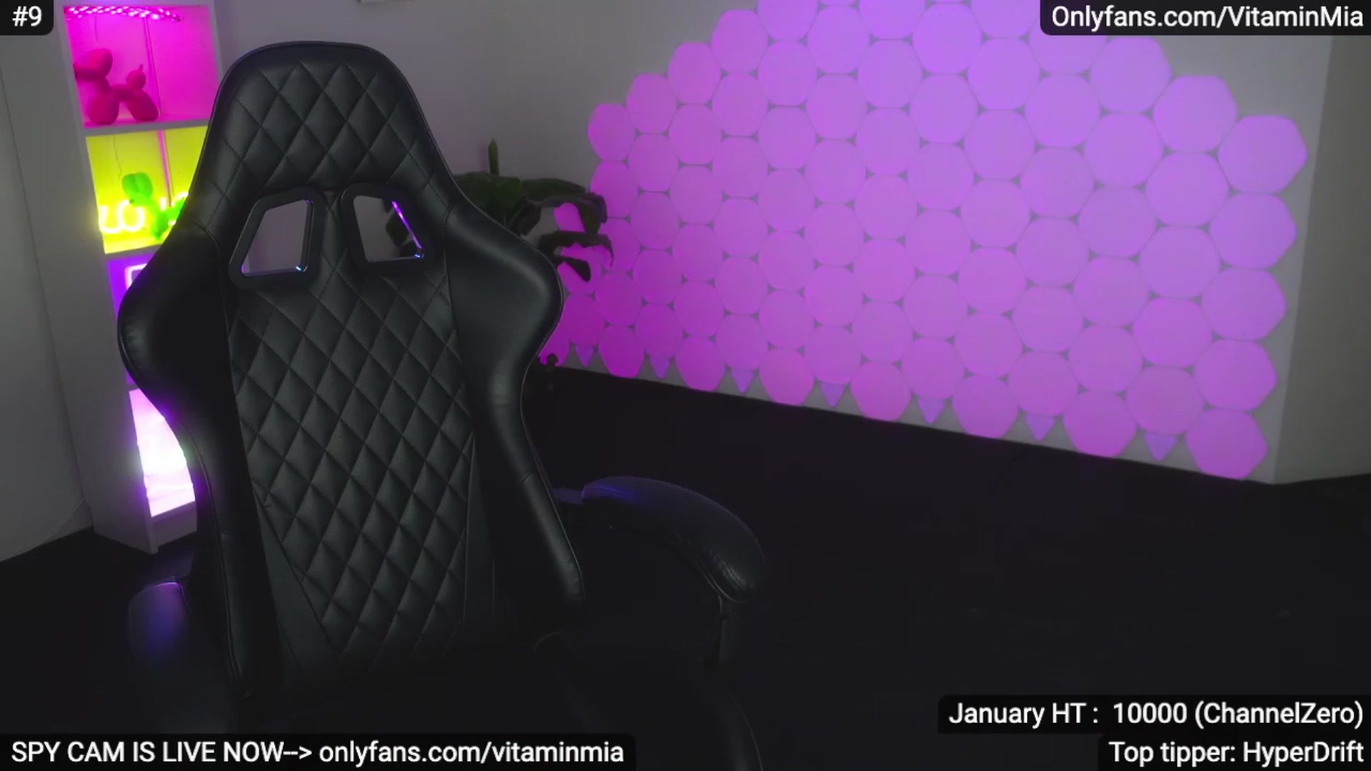 Gallery image thumbnail from MissAustralia's myfreecams stream on, 01/17/2023, 10:42 image 2 of 20