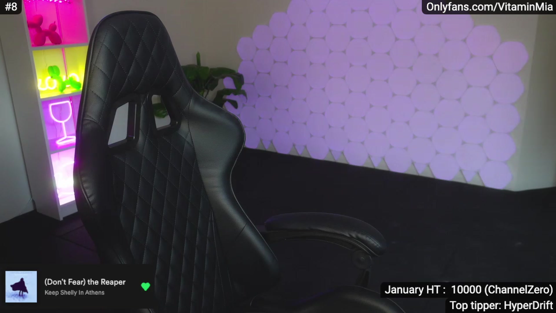 Gallery image thumbnail from MissAustralia's myfreecams stream on, 01/18/2023, 08:51 image 2 of 20
