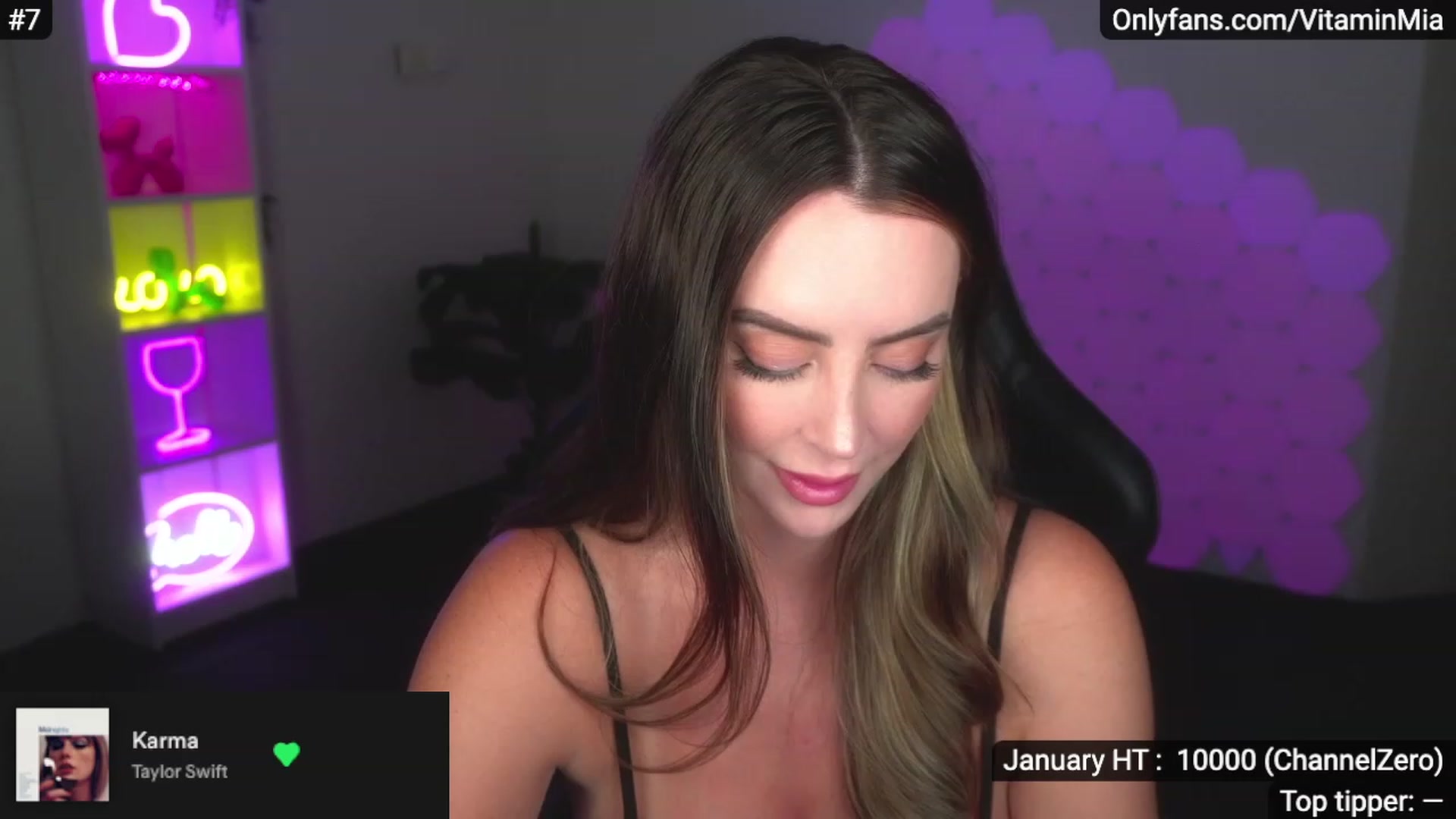 Gallery image thumbnail from MissAustralia's myfreecams stream on, 01/22/2023, 08:57 image 2 of 20
