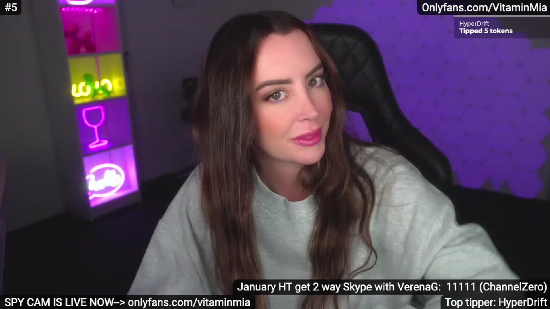 Gallery image thumbnail from MissAustralia's myfreecams stream on, 01/25/2023, 11:22 image 14 of 20