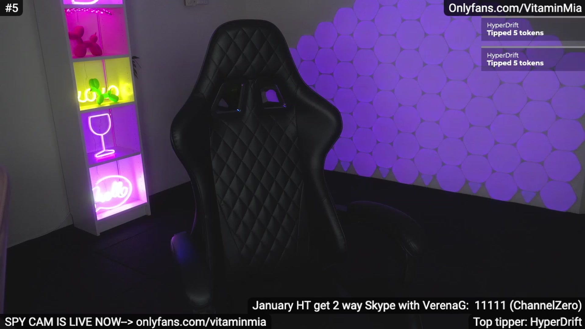 Gallery image thumbnail from MissAustralia's myfreecams stream on, 01/25/2023, 11:22 image 11 of 20