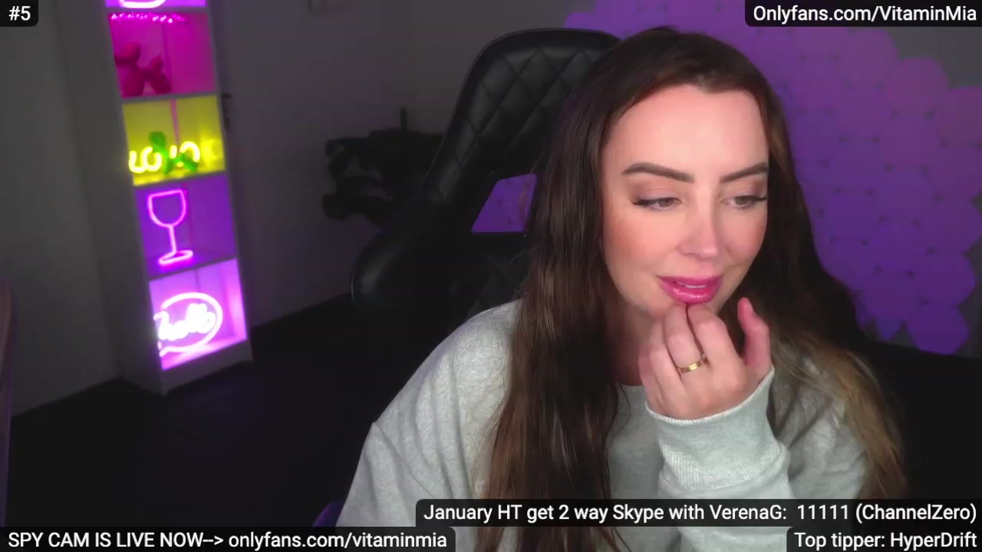 Gallery image thumbnail from MissAustralia's myfreecams stream on, 01/25/2023, 11:22 image 12 of 20