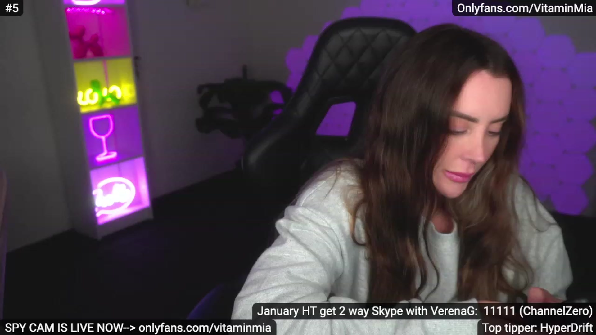 Gallery image thumbnail from MissAustralia's myfreecams stream on, 01/25/2023, 11:22 image 16 of 20