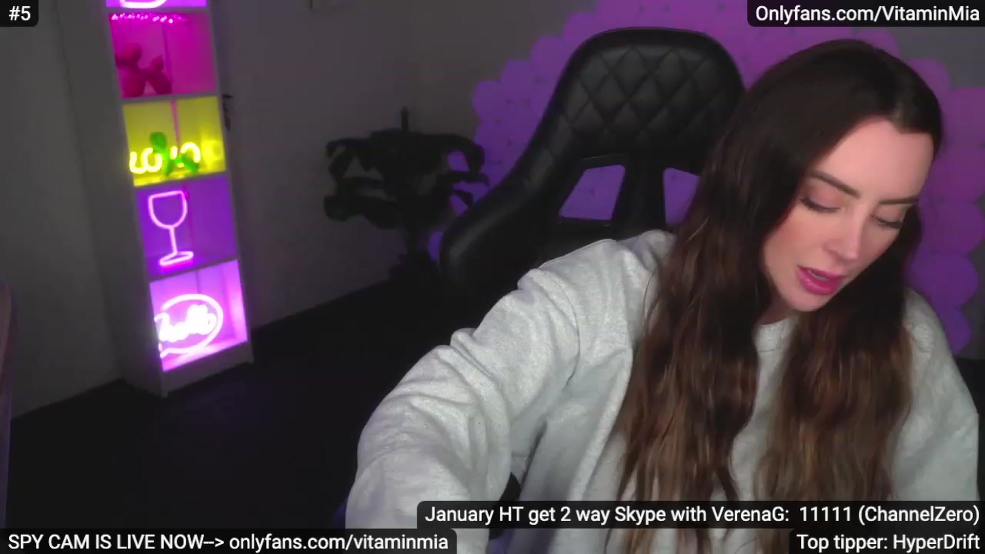 Gallery image thumbnail from MissAustralia's myfreecams stream on, 01/25/2023, 11:22 image 13 of 20