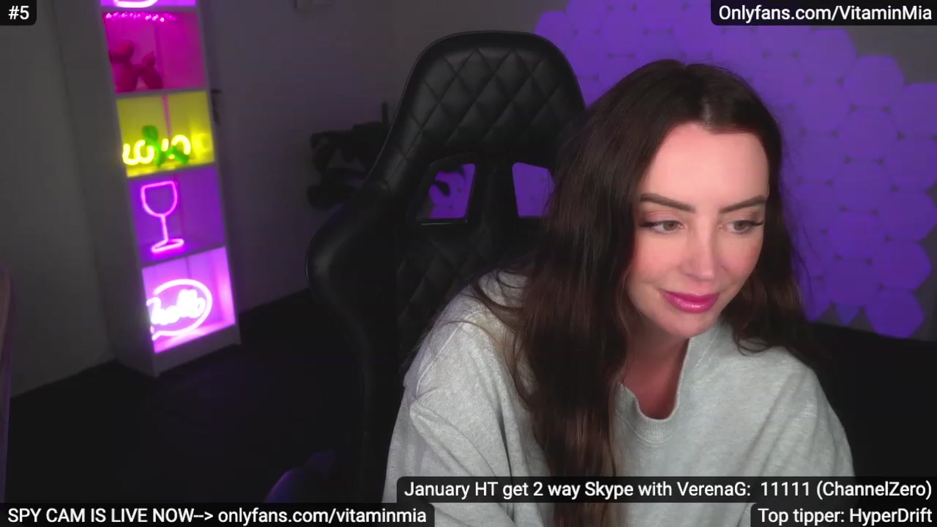 Gallery image thumbnail from MissAustralia's myfreecams stream on, 01/25/2023, 11:22 image 15 of 20