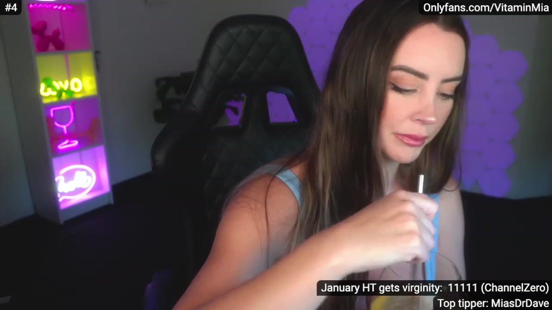 Gallery image thumbnail from MissAustralia's myfreecams stream on, 01/27/2023, 09:10 image 3 of 20