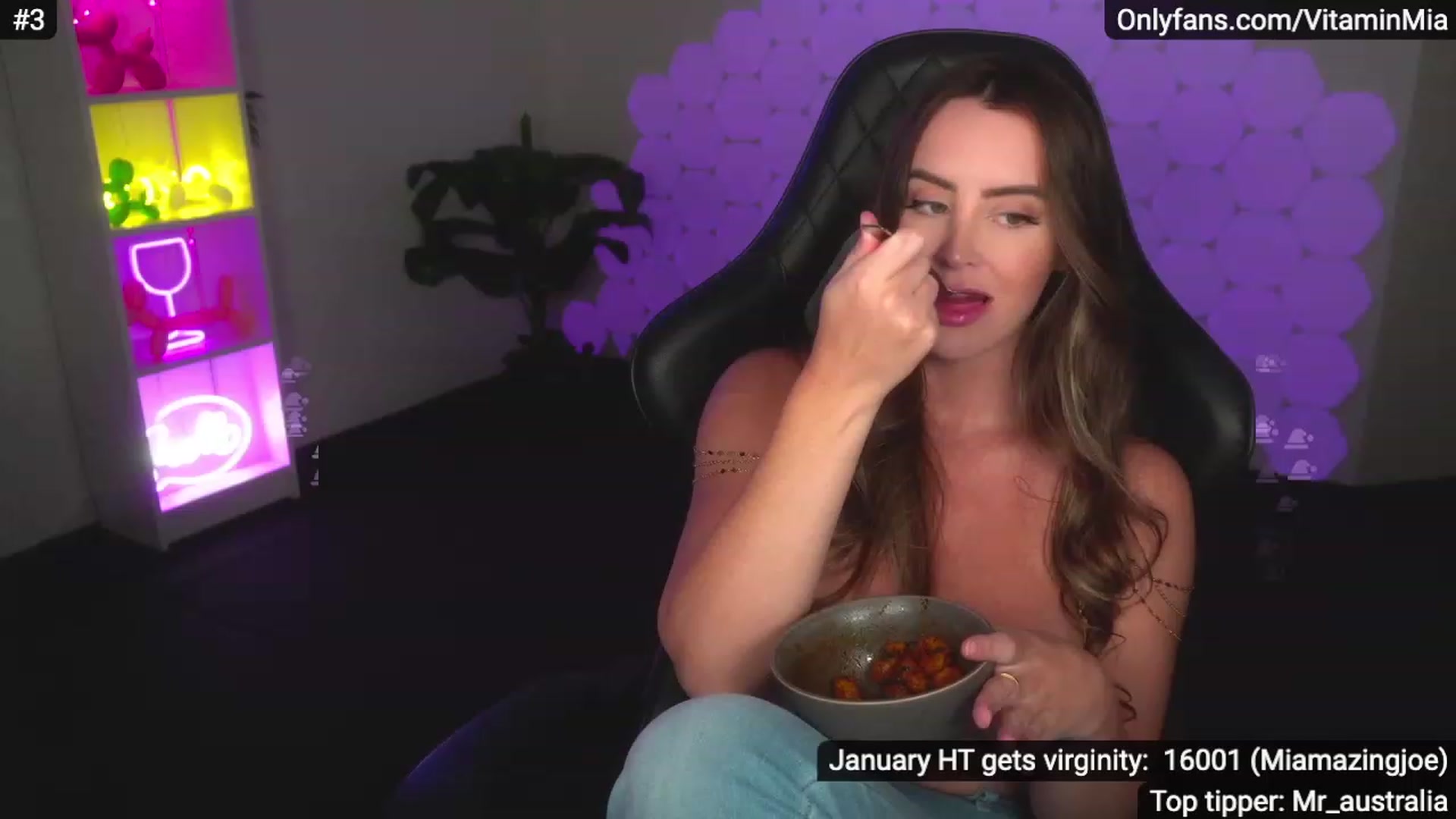 Gallery image thumbnail from MissAustralia's myfreecams stream on, 01/30/2023, 09:11 image 20 of 20