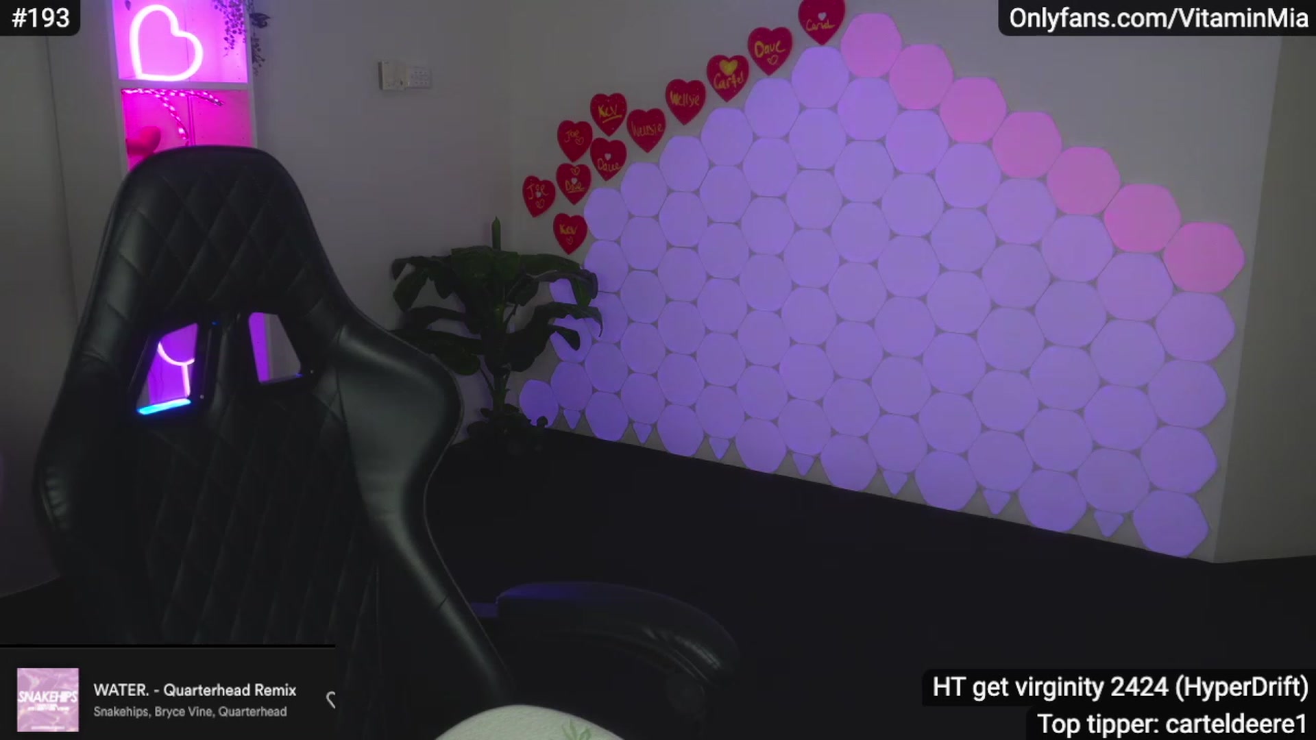 Gallery image thumbnail from MissAustralia's myfreecams stream on, 02/12/2023, 07:37 image 3 of 20