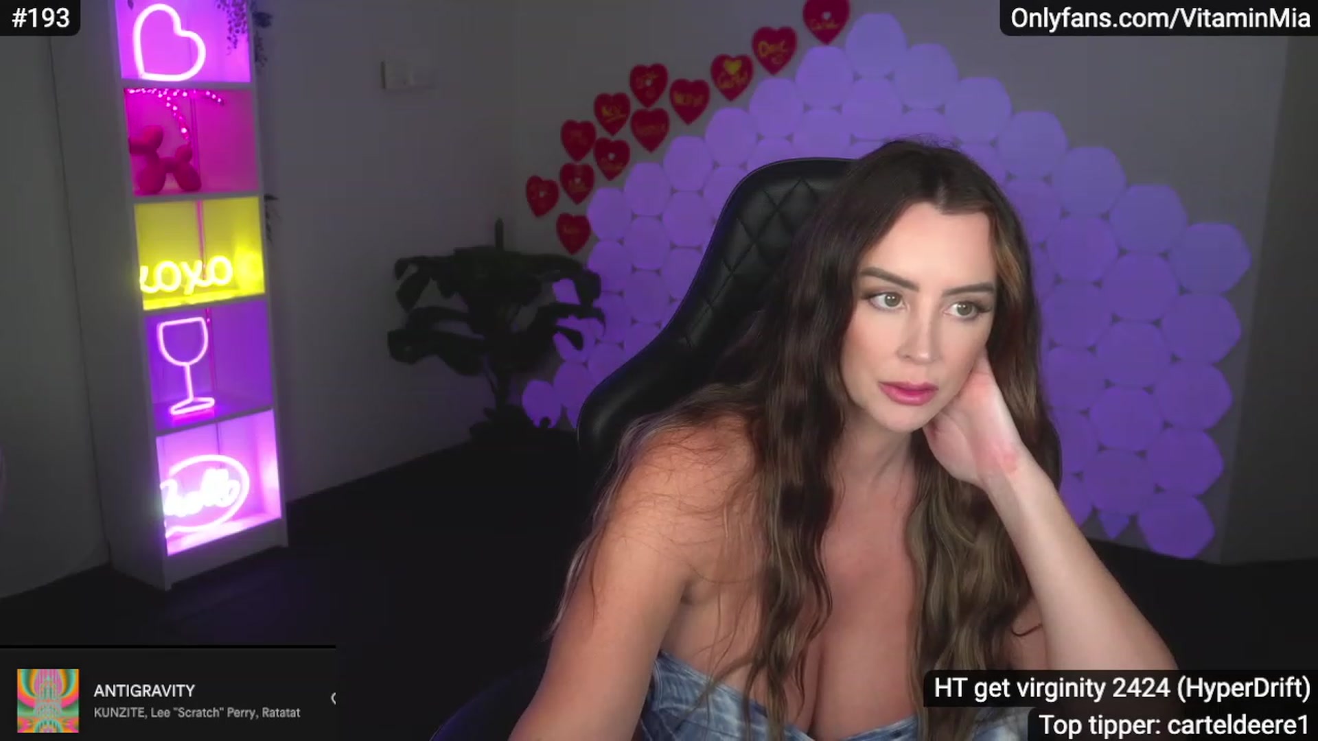 Gallery image thumbnail from MissAustralia's myfreecams stream on, 02/12/2023, 07:37 image 8 of 20