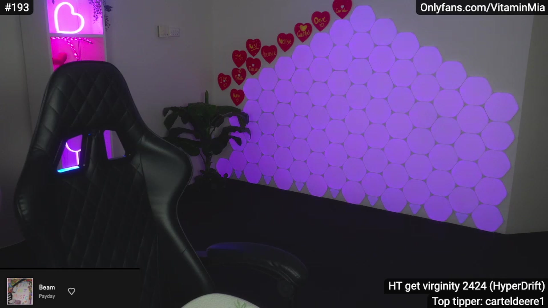 Gallery image thumbnail from MissAustralia's myfreecams stream on, 02/12/2023, 07:37 image 4 of 20