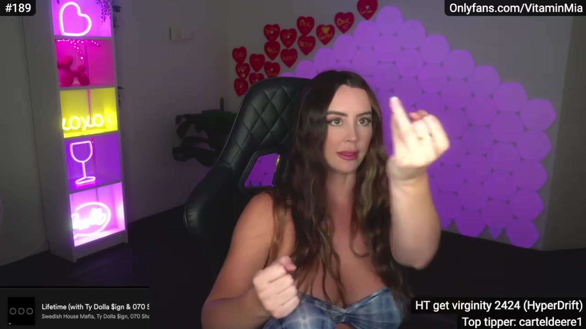Gallery image thumbnail from MissAustralia's myfreecams stream on, 02/12/2023, 07:37 image 17 of 20