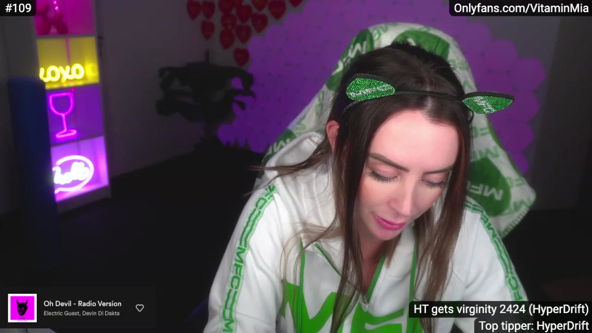 Gallery image thumbnail from MissAustralia's myfreecams stream on, 02/14/2023, 10:58 image 12 of 20