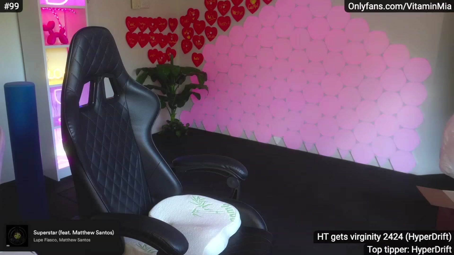 Gallery image thumbnail from MissAustralia's myfreecams stream on, 02/15/2023, 08:17 image 10 of 20