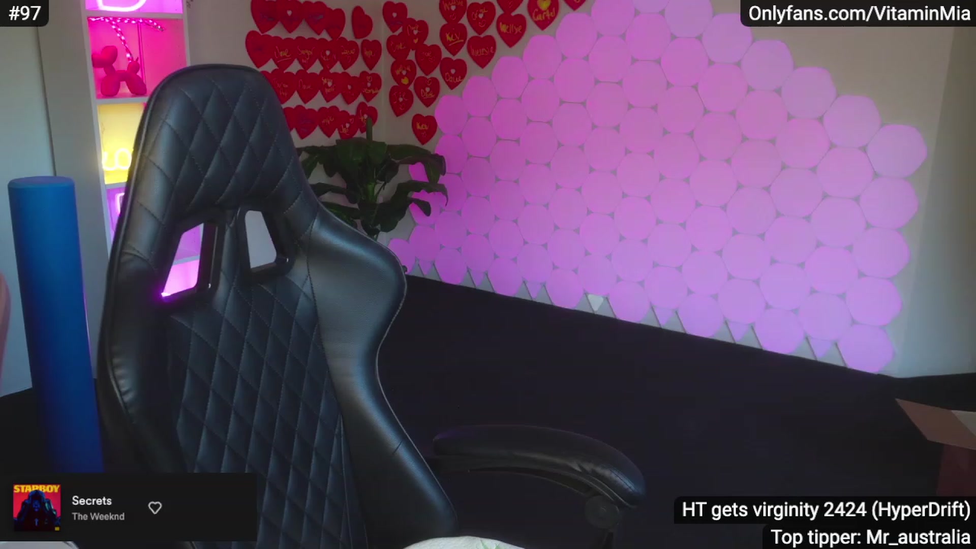 Gallery image thumbnail from MissAustralia's myfreecams stream on, 02/15/2023, 08:17 image 18 of 20