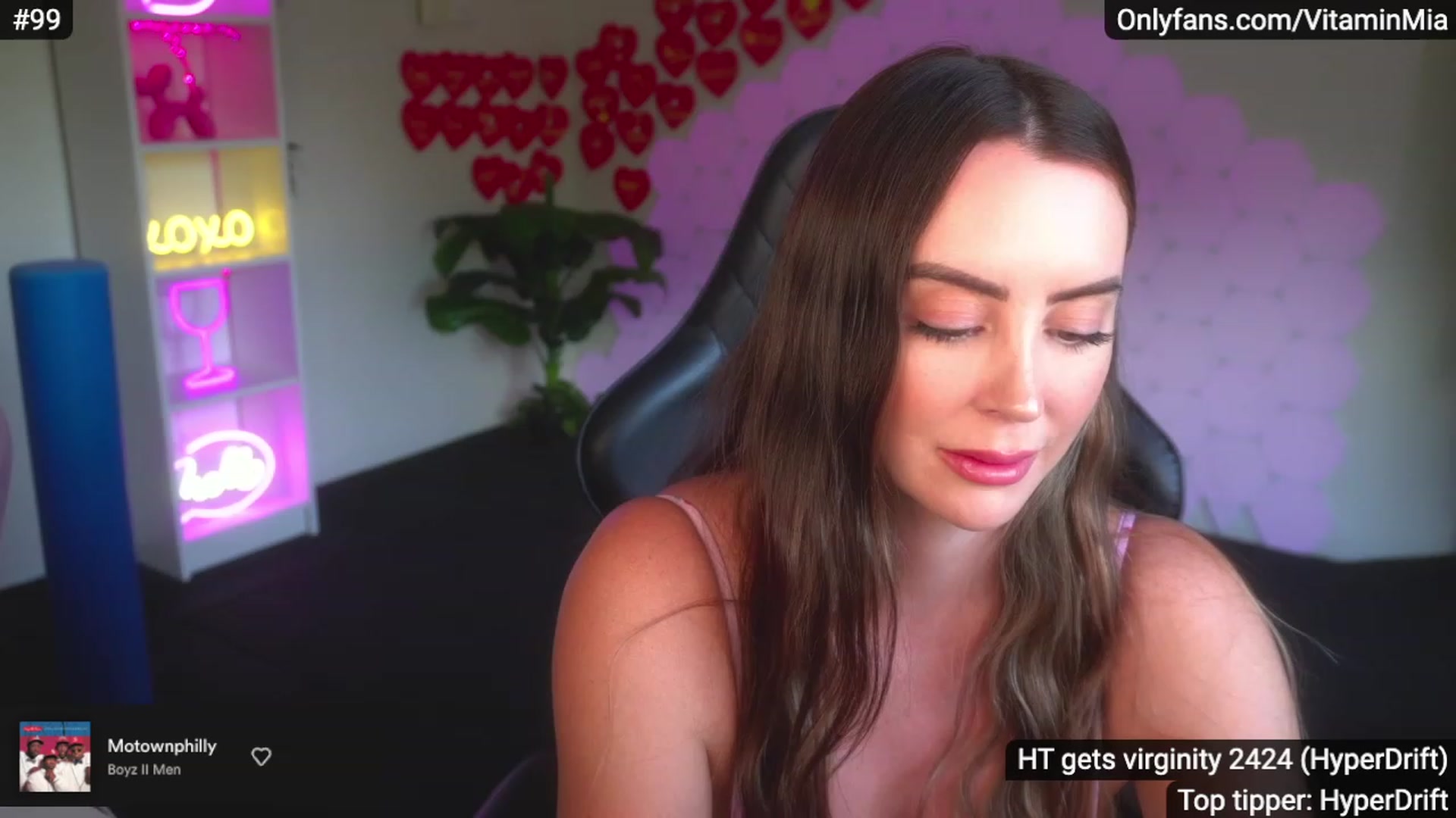 Gallery image thumbnail from MissAustralia's myfreecams stream on, 02/15/2023, 08:17 image 7 of 20