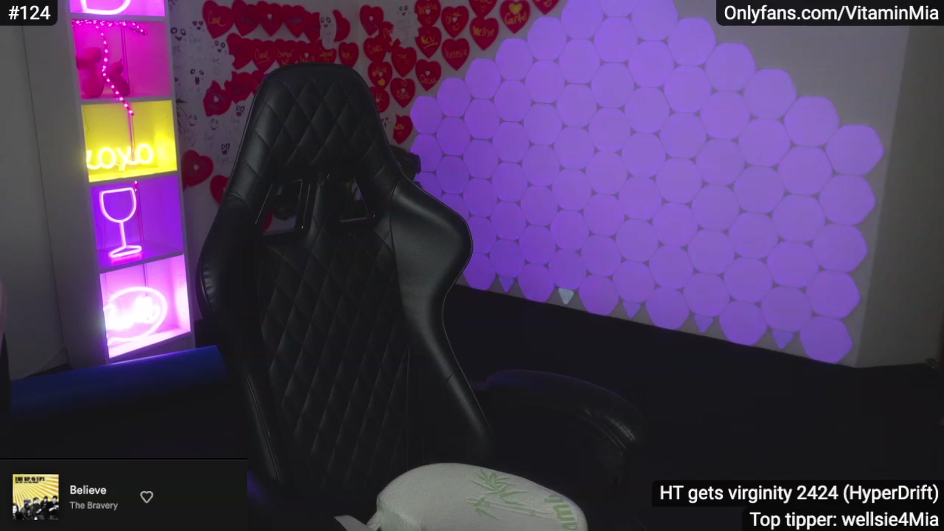 Gallery image thumbnail from MissAustralia's myfreecams stream on, 02/21/2023, 07:58 image 4 of 20