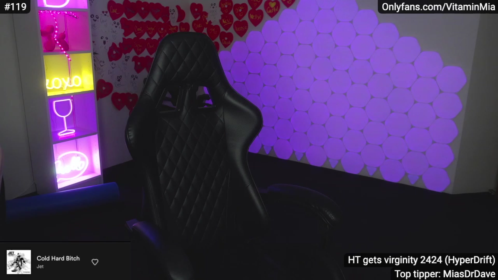 Gallery image thumbnail from MissAustralia's myfreecams stream on, 02/21/2023, 10:04 image 2 of 20